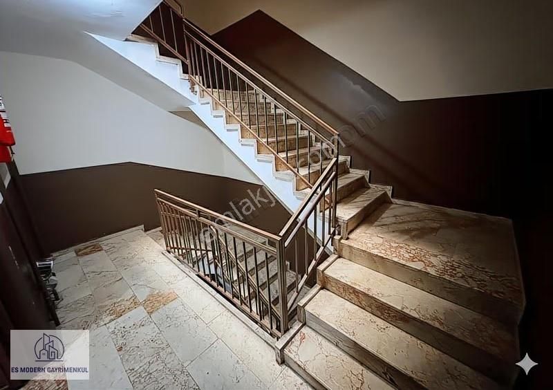 !! Fırsat !! Espark Yakını - Kiralık 3+1 Balkonlu Arakat Daire - Görsel 16