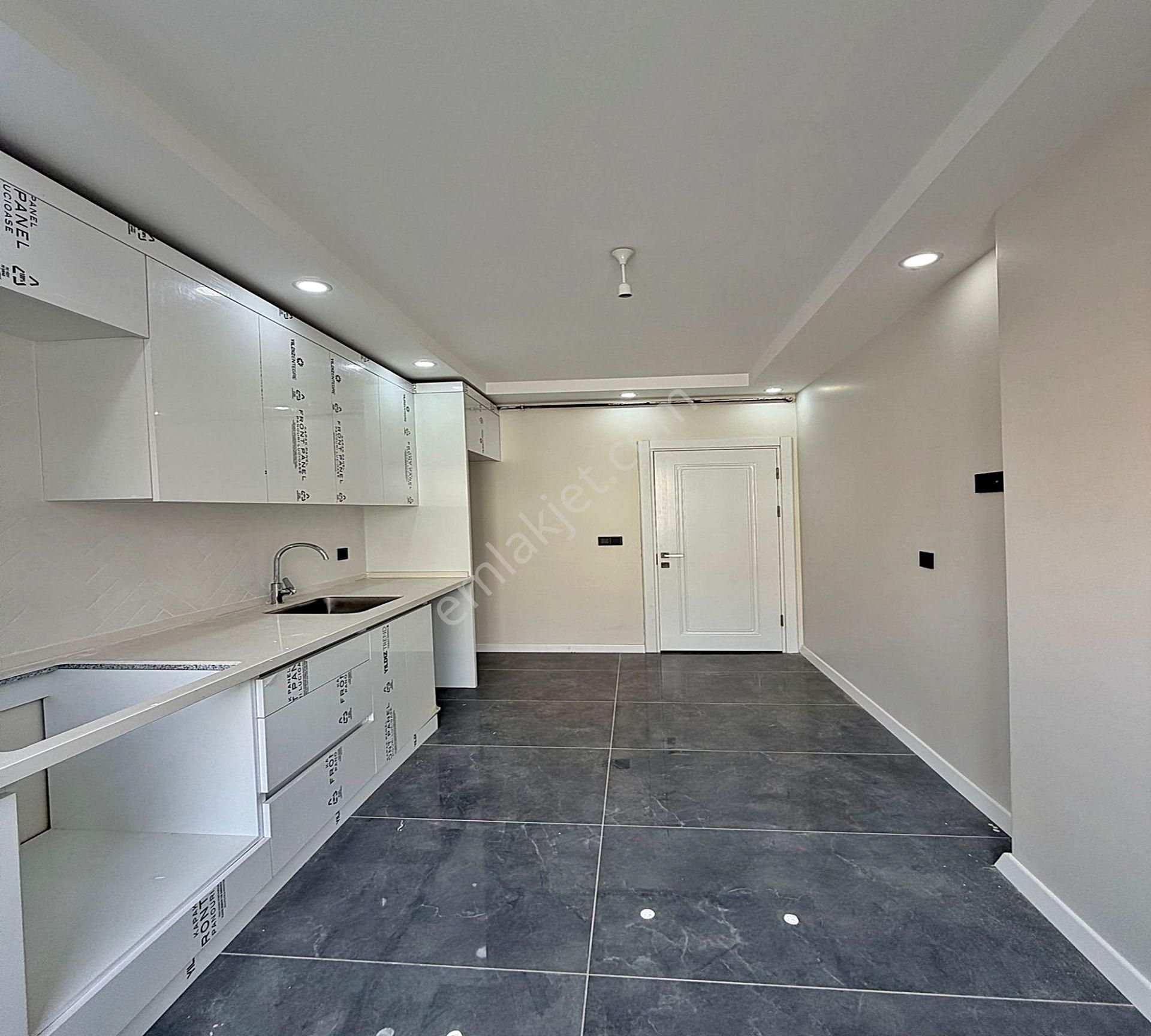 Beylikdüzü Marina'ya Yakın Arakat 3+1 Ebeveyn Banyo Çift Balkon Geniş M2 Satılık !!! - Görsel 12