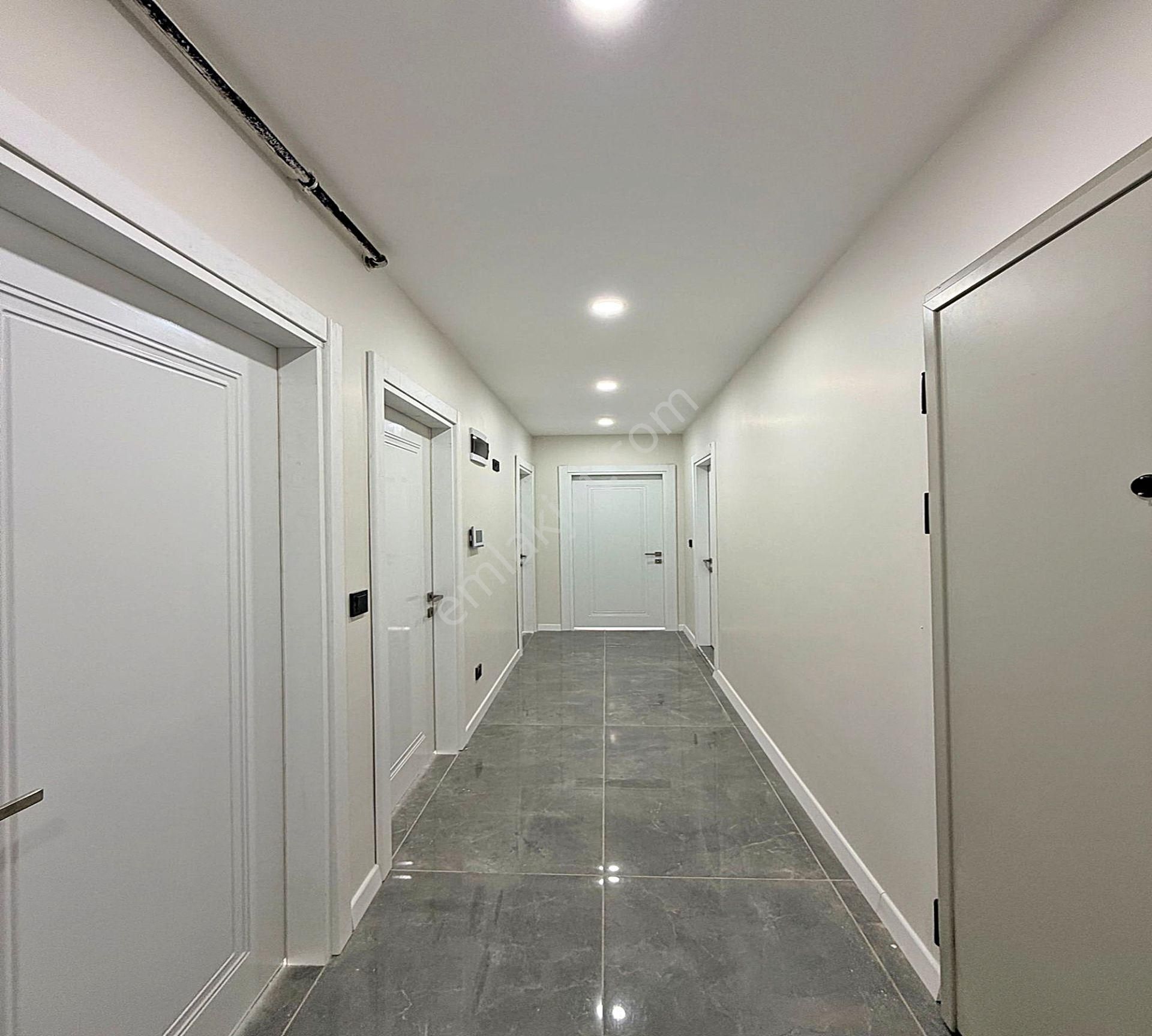 Beylikdüzü Marina'ya Yakın Arakat 3+1 Ebeveyn Banyo Çift Balkon Geniş M2 Satılık !!! - Görsel 25