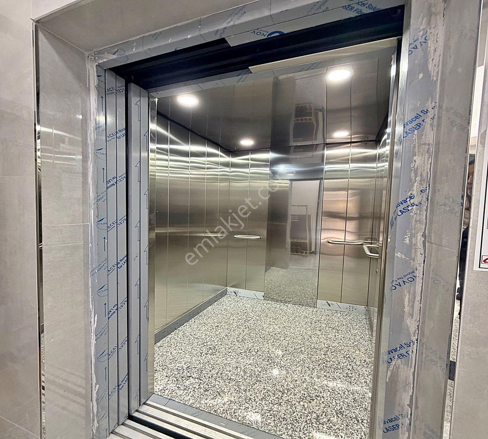 Beylikdüzü Marina'ya Yakın Arakat 3+1 Ebeveyn Banyo Çift Balkon Geniş M2 Satılık !!! - Görsel 23