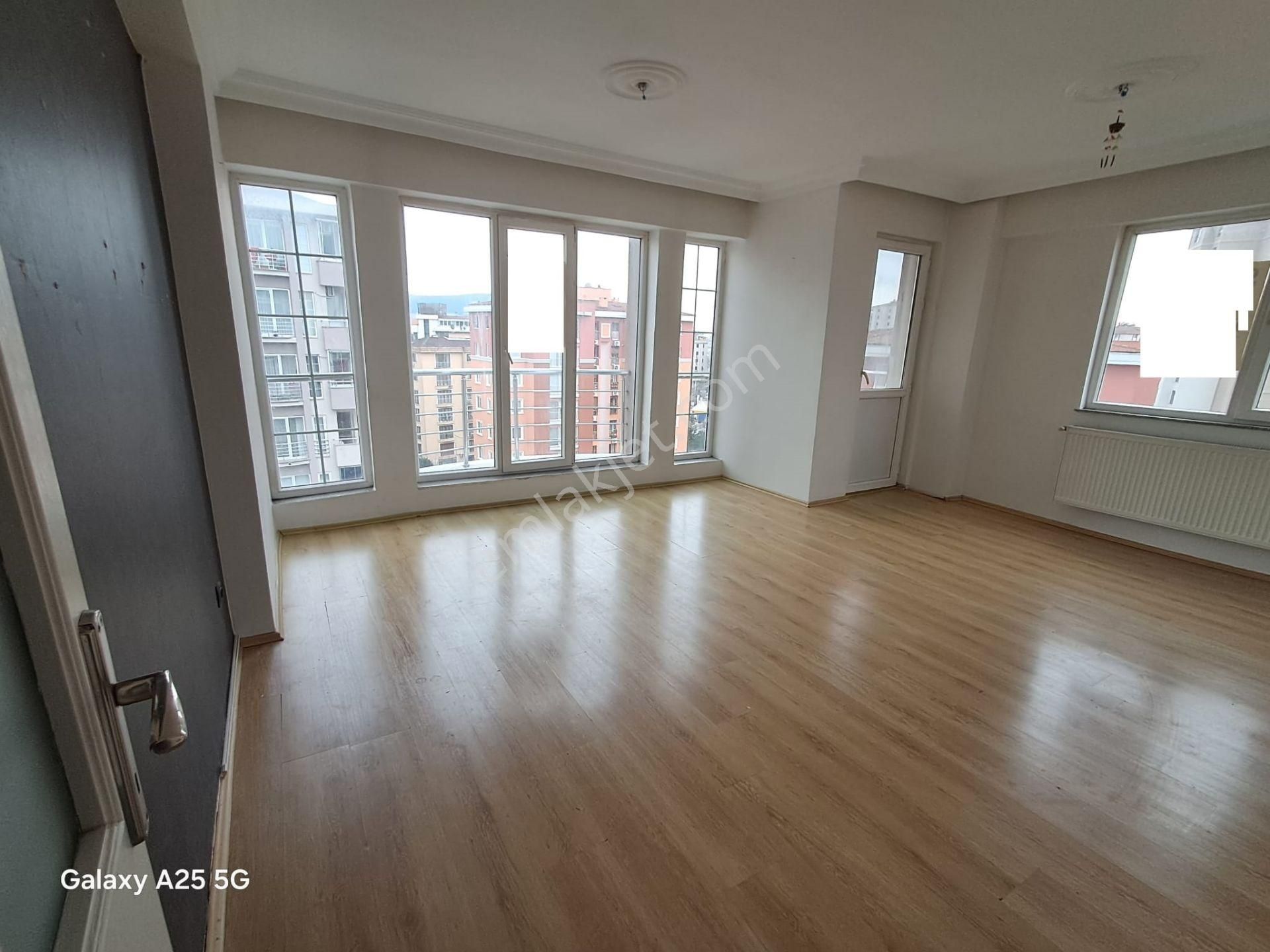 Oryaştan Ataşehir K.bakkalköy Gönül Sitesinde 115m2 3+1 Arakat