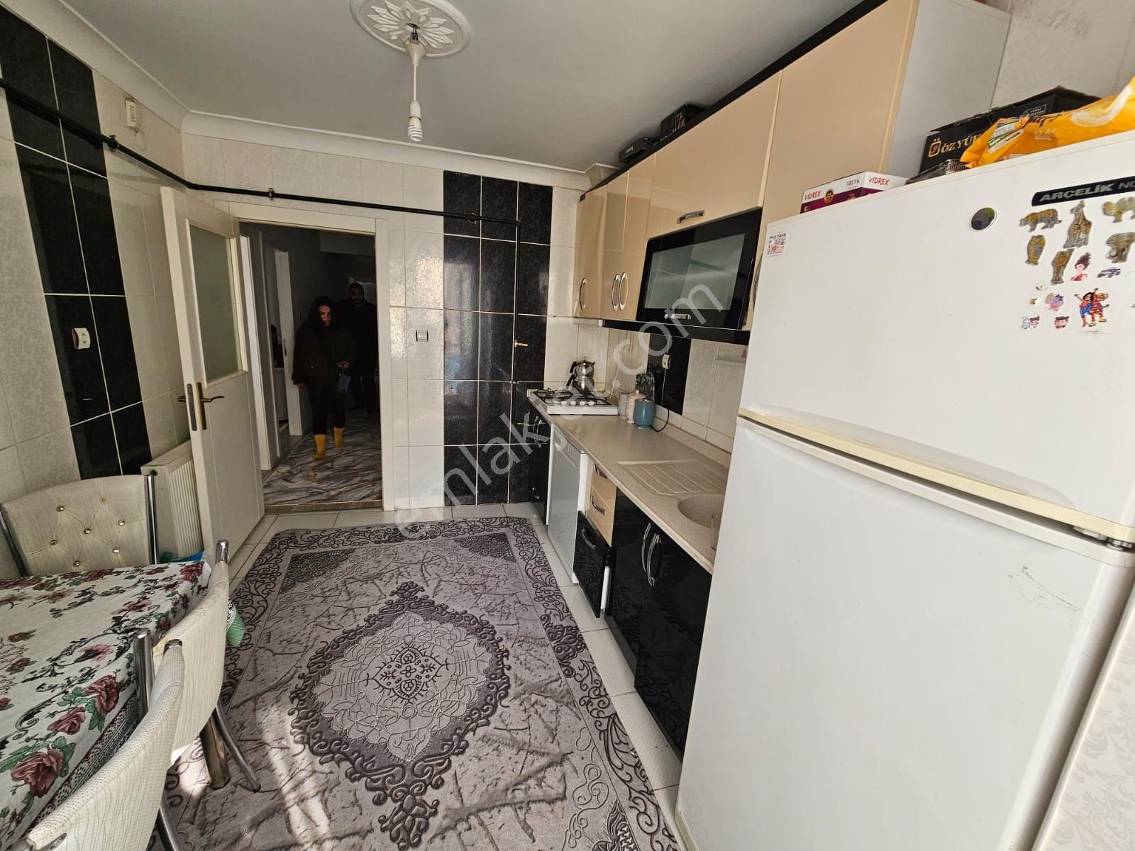 Beşikkaya'da Asansörlü Ön Cephe 3+1 Ara Katta Satılık Daire !! - Görsel 6