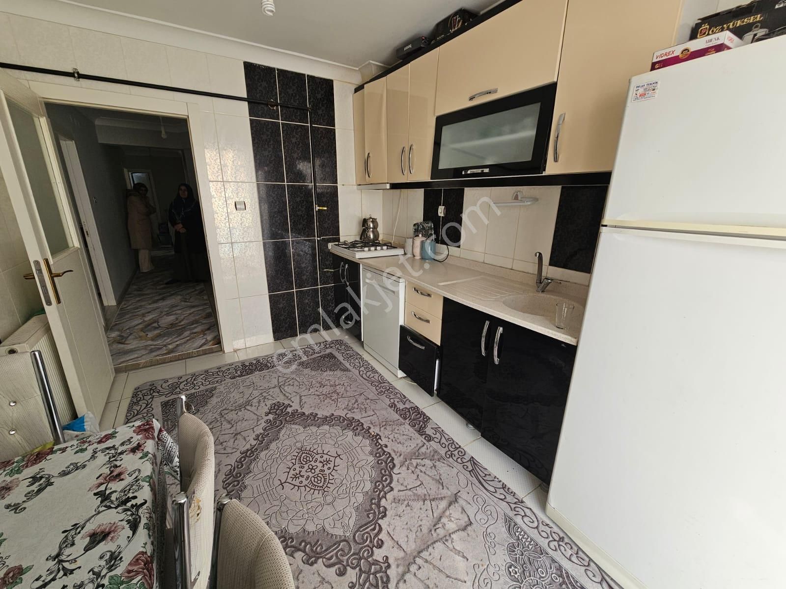 Beşikkaya'da Asansörlü Ön Cephe 3+1 Ara Katta Satılık Daire !! - Görsel 5