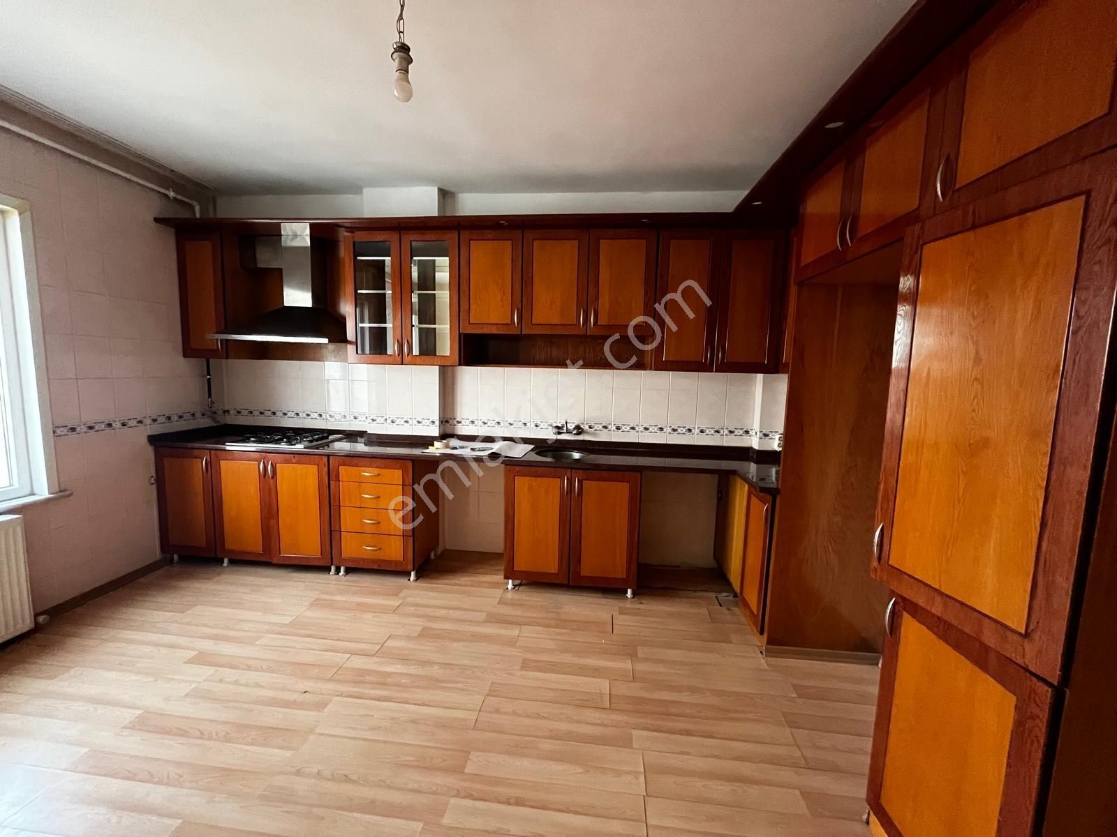 Kartal Cumhuriyet Merkezi Konumda 2+1 Kiralık Daire - Görsel 2