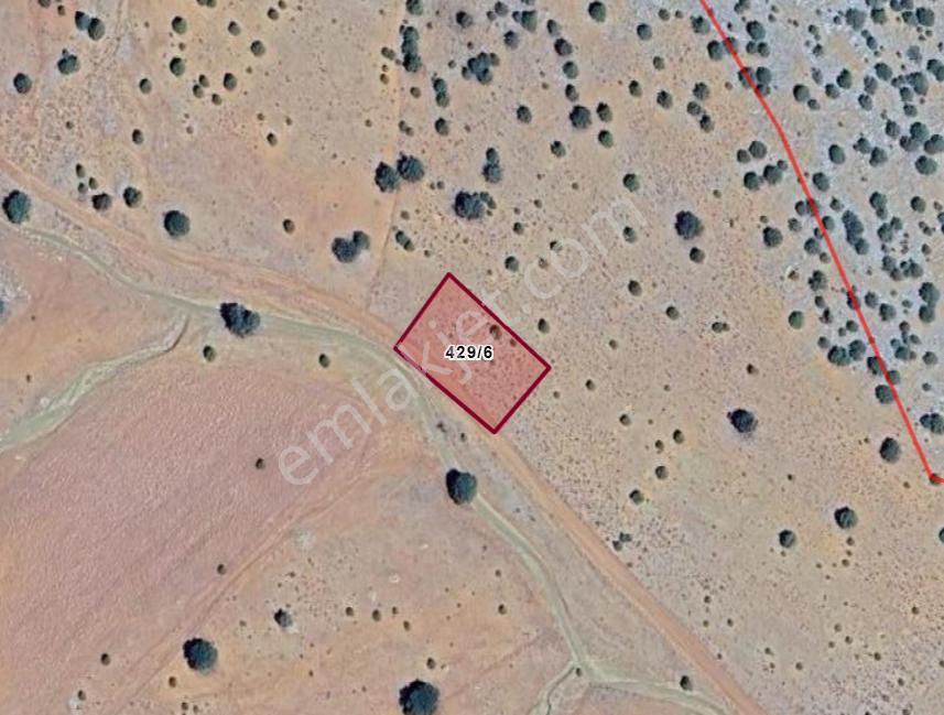 Karaman Merkez Muratdede Köyünde 1.400 M² Tarla Satılıktır