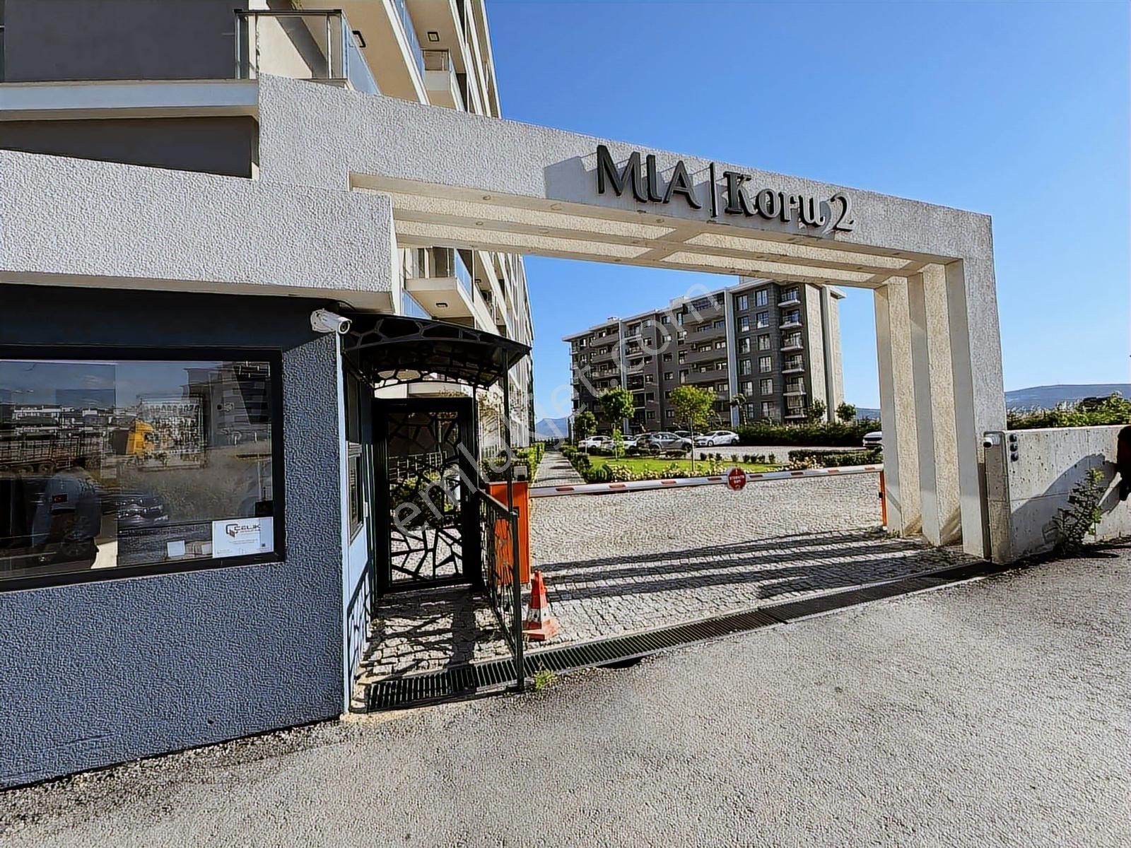 Torbalı Da İzban Yakını Havuzlu Site İçi Satılık 3+1 Lüks Daire