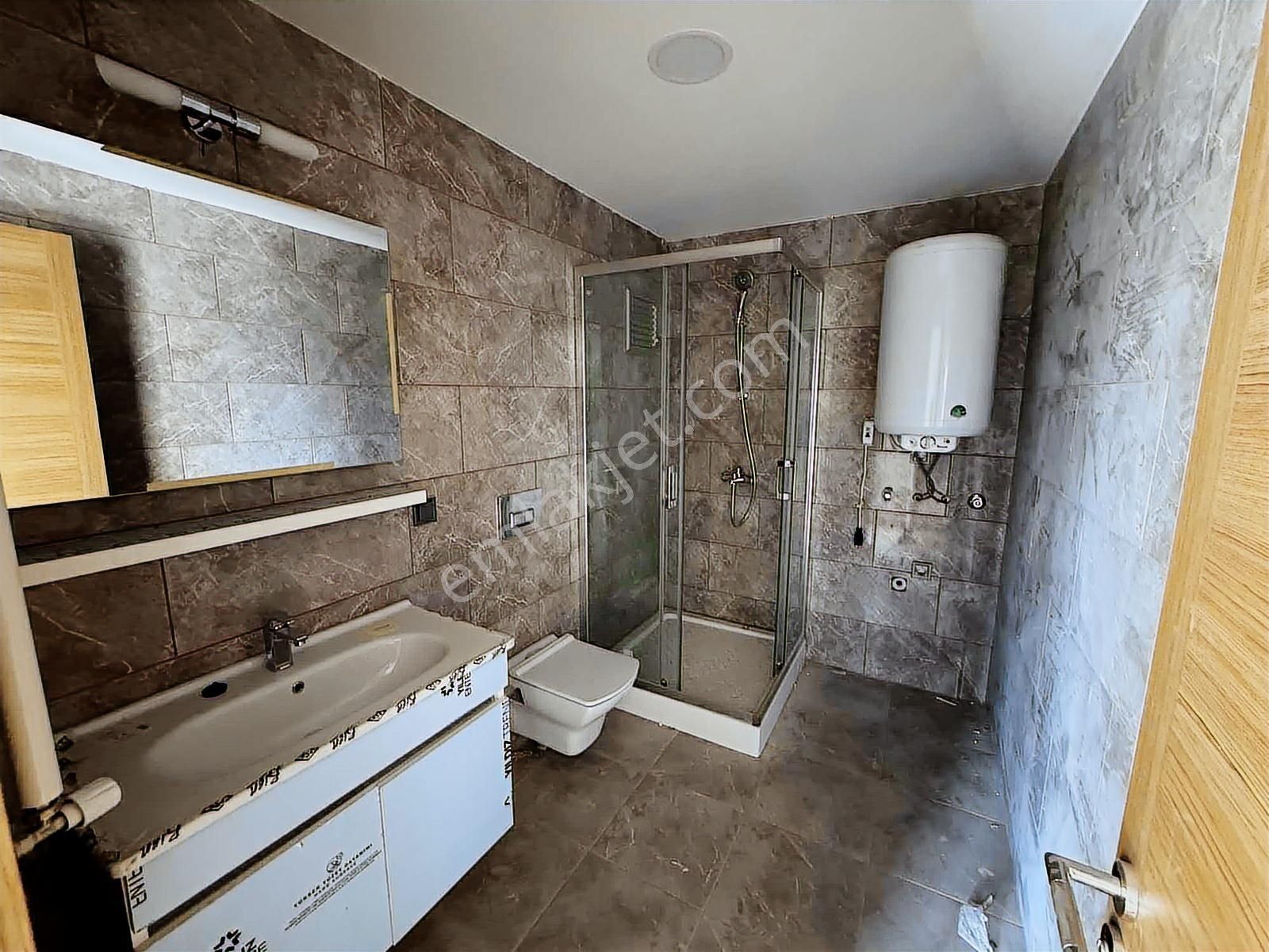 Torbalı Da Havuzlu Güvenlikli Sitede Satılık Arakat 2+1 Daire - Görsel 14