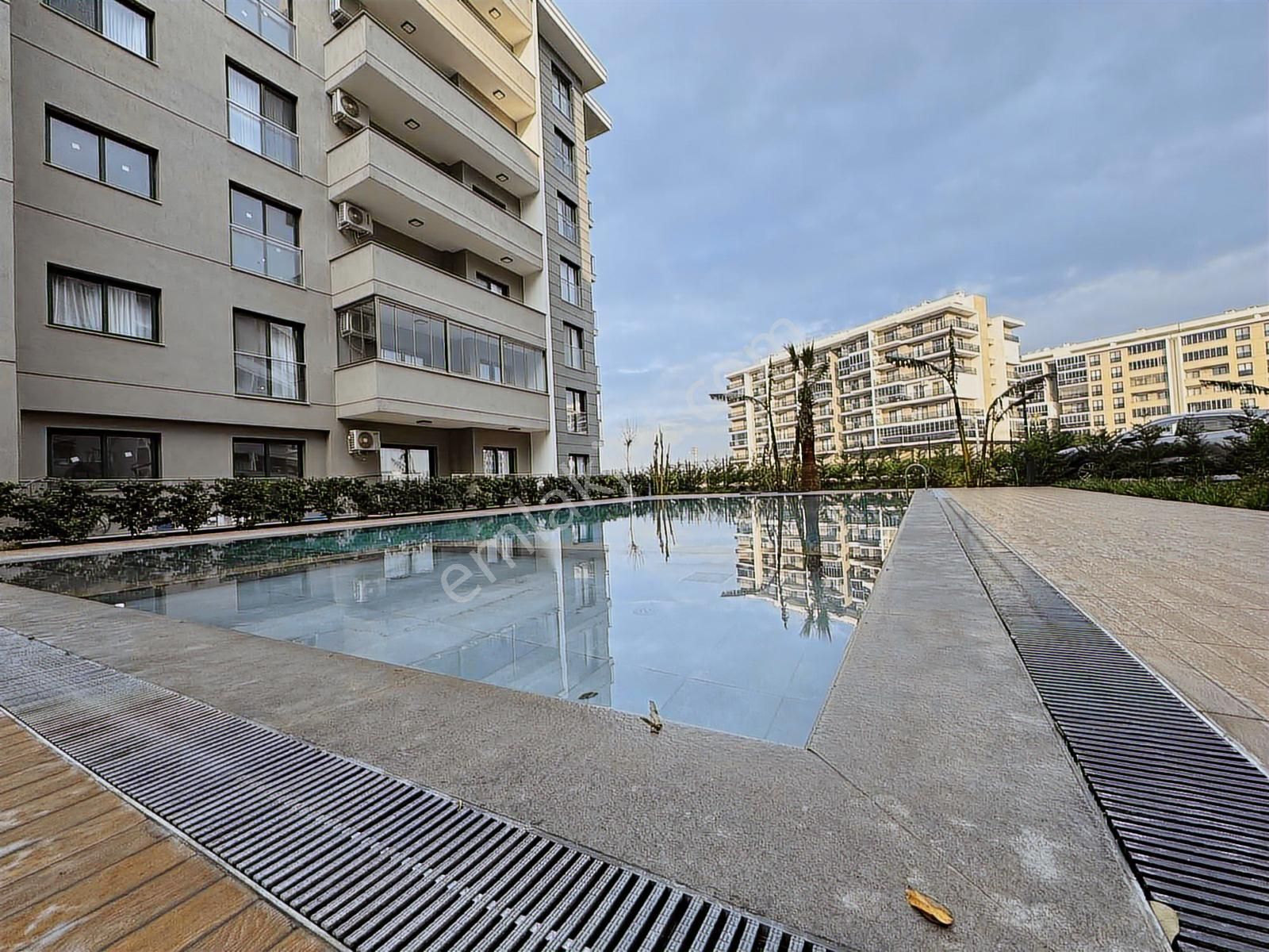 Torbalı Da Havuzlu Güvenlikli Sitede Satılık Arakat 2+1 Daire - Görsel 11