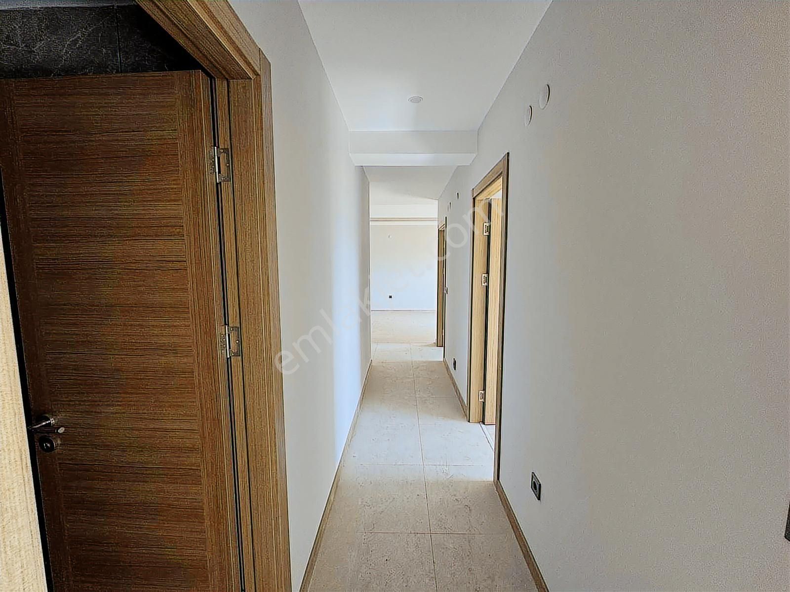 Torbalı Da Havuzlu Güvenlikli Sitede Satılık Arakat 2+1 Daire - Görsel 4