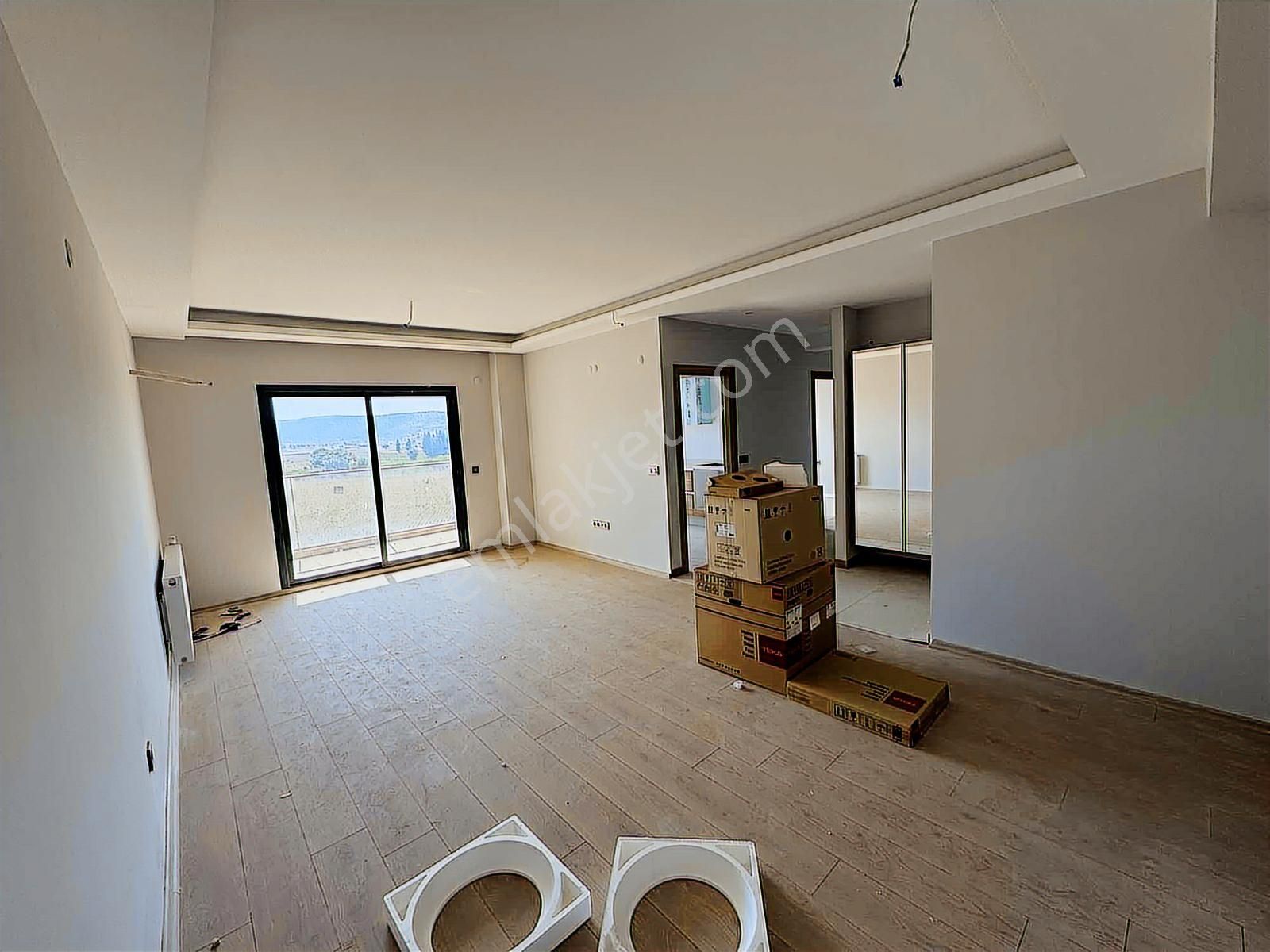 Torbalı Da Havuzlu Güvenlikli Sitede Satılık Arakat 2+1 Daire - Görsel 18