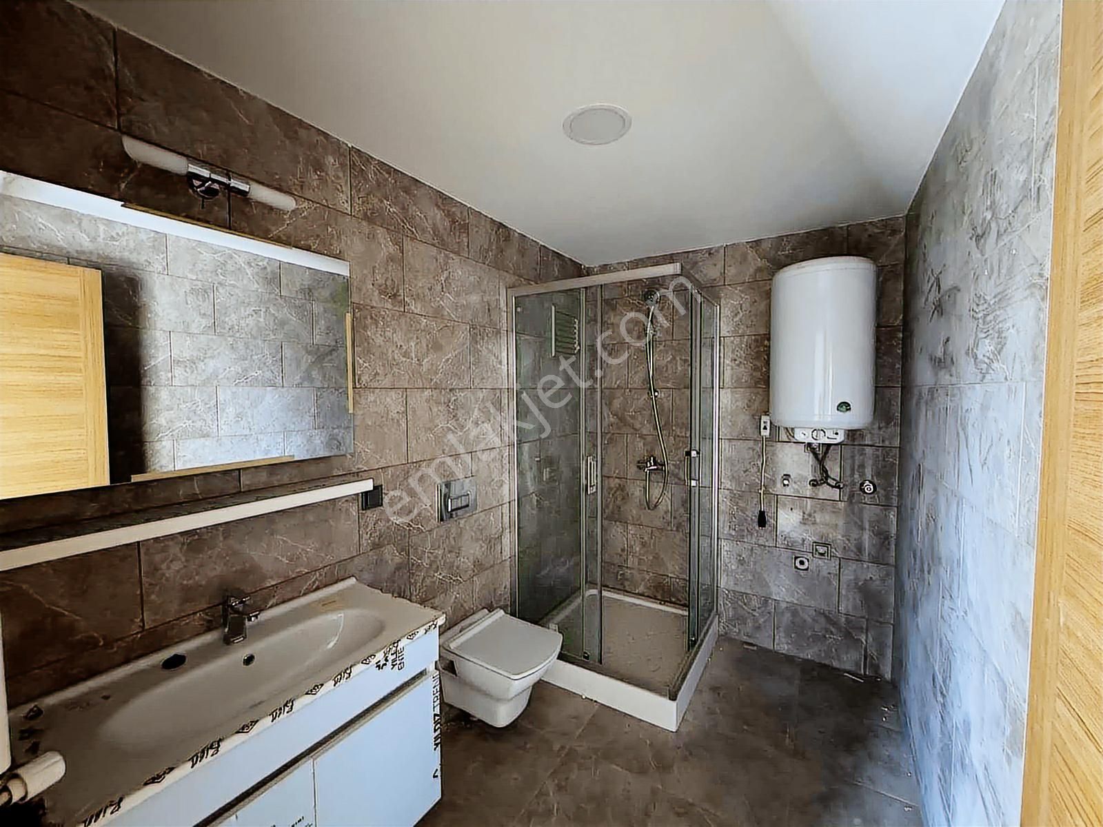 Torbalı Da Havuzlu Güvenlikli Sitede Satılık Arakat 2+1 Daire - Görsel 7