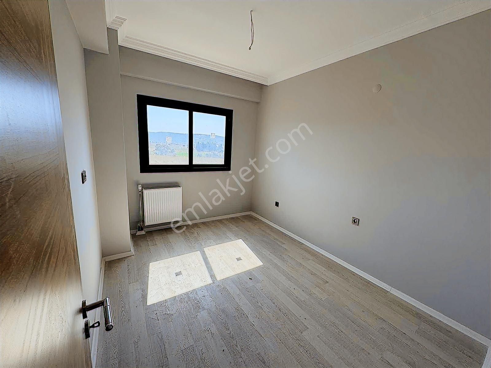 Torbalı Da Havuzlu Güvenlikli Sitede Satılık Arakat 2+1 Daire - Görsel 15