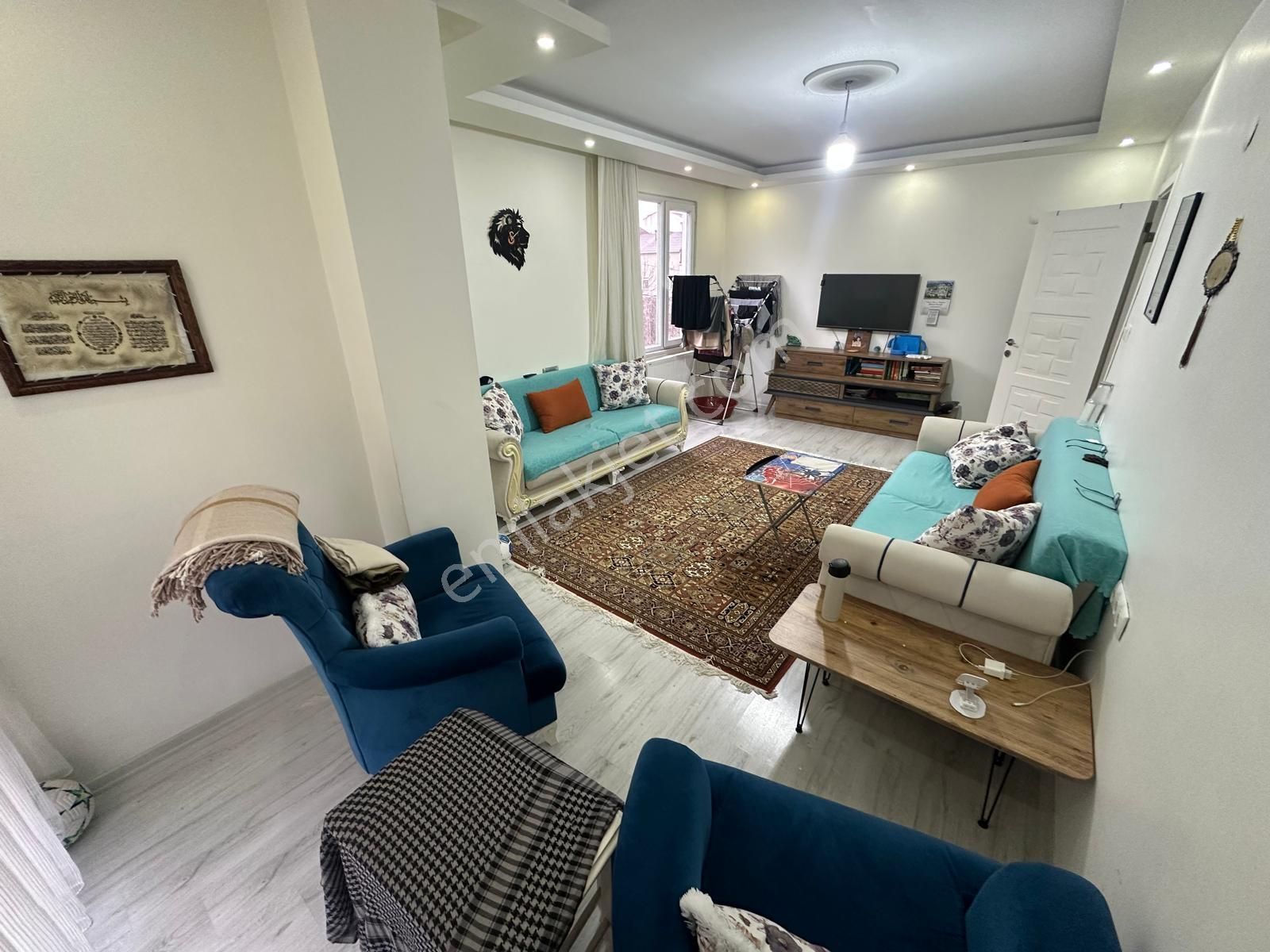 Arnavutköy İstiklal Mahallesi 110 M2 3.kat Geniş Lüx Daire