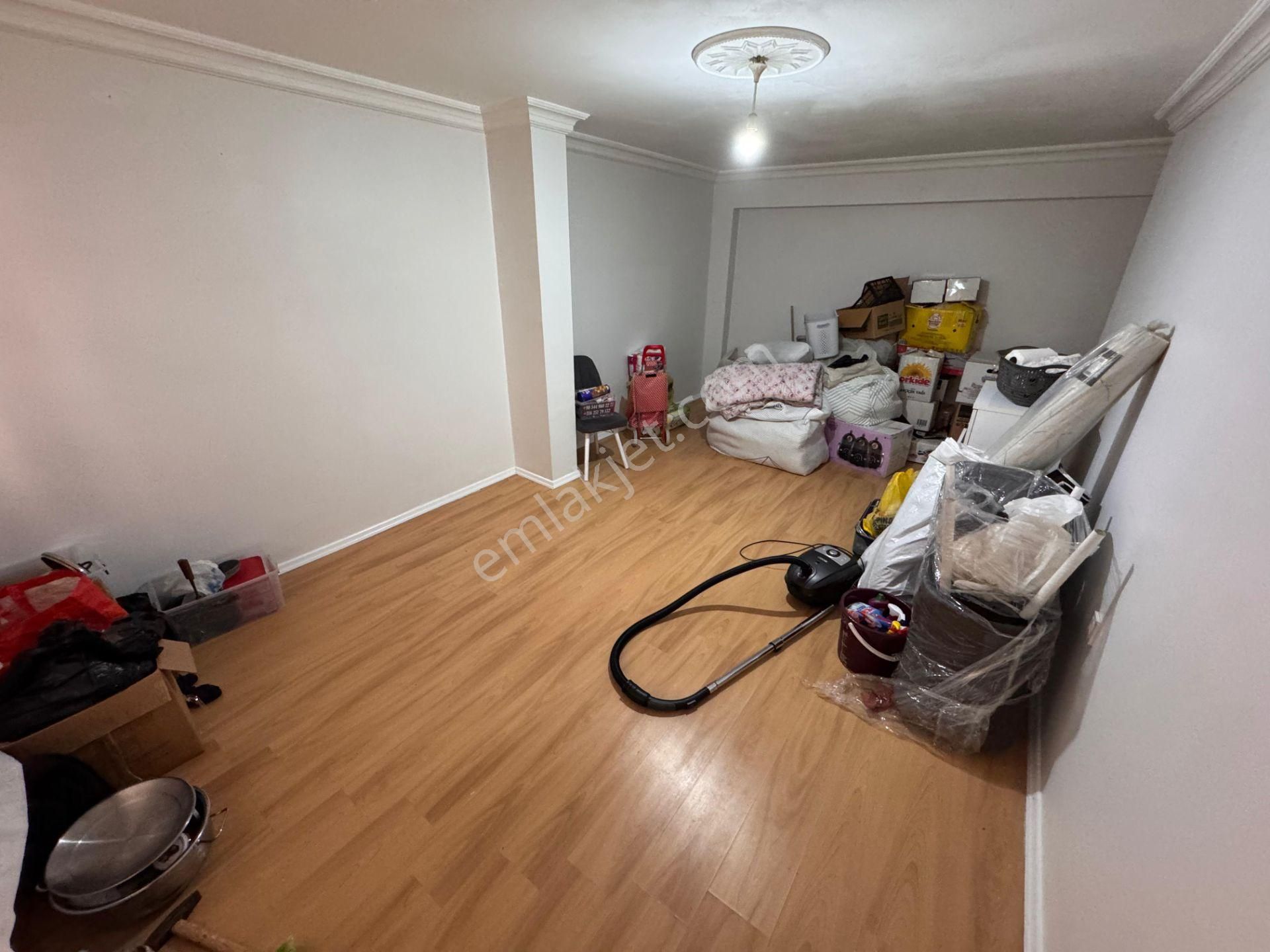 Ataparkta Aşık Veysel Caddesi Yakını Full Yapılı