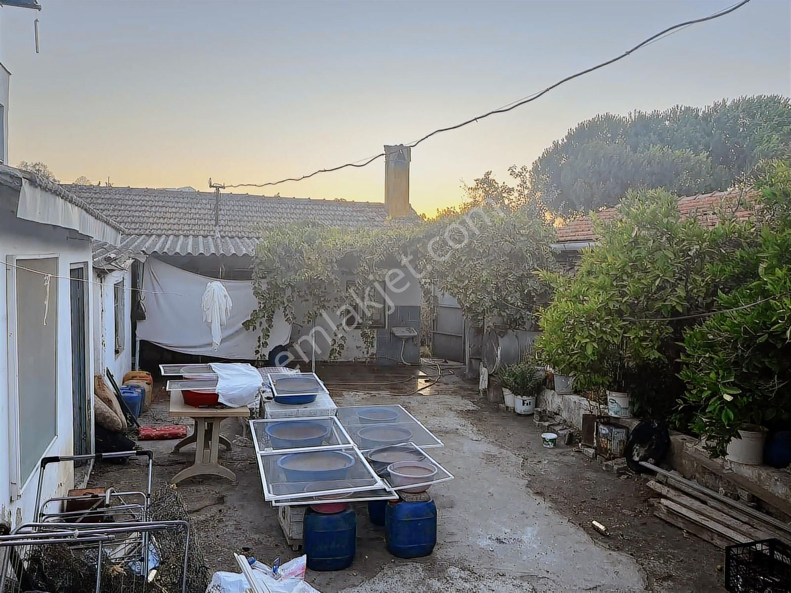 Torbalı Çamlıca Mah 495 M2 Müstakil Avlulu Kargir Ev Ve Arsası - Görsel 9