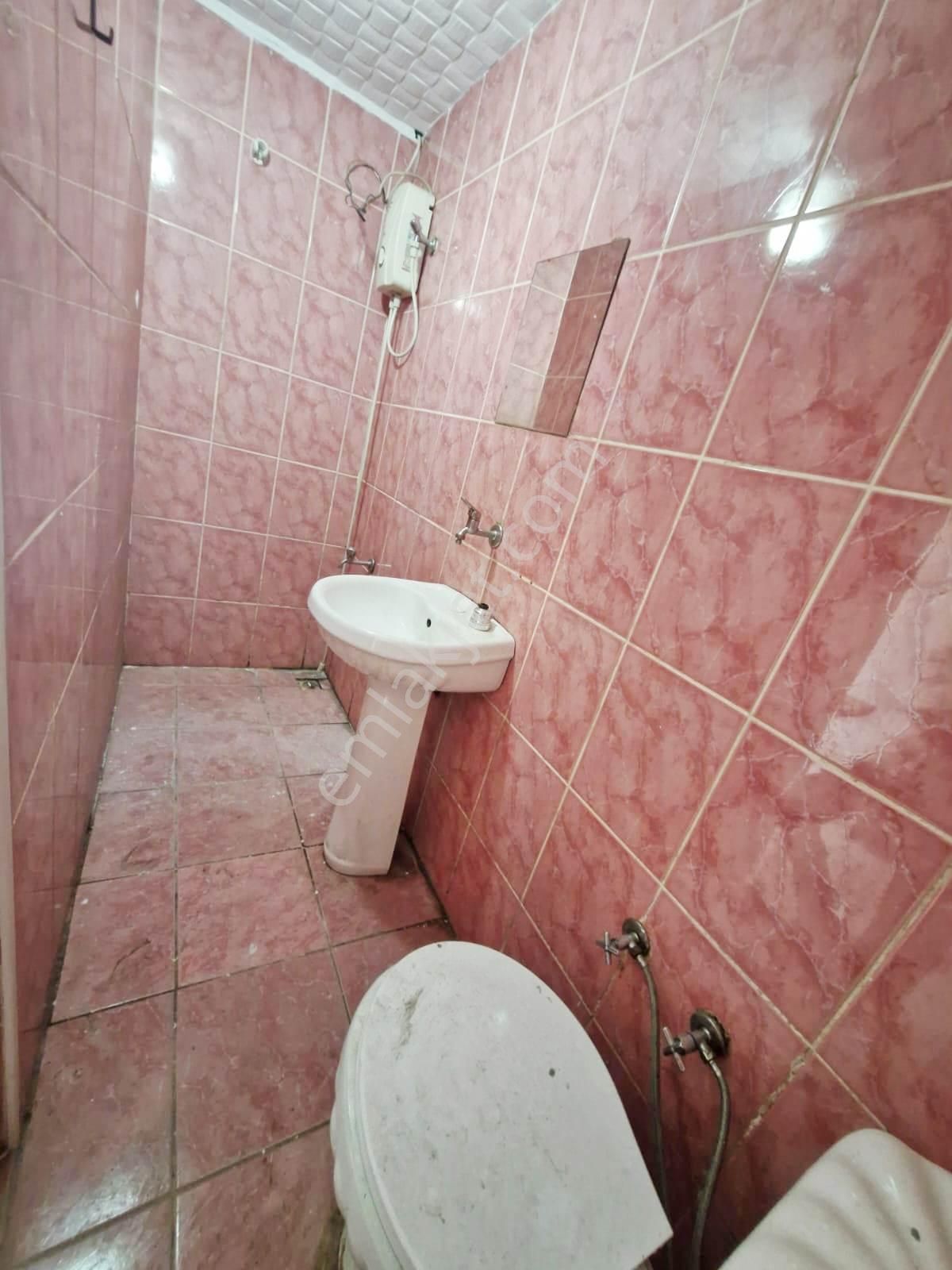 Fatih Emlaktan Cadde Üstü Satılık Hisseli 1. Kat Ofis - Görsel 8