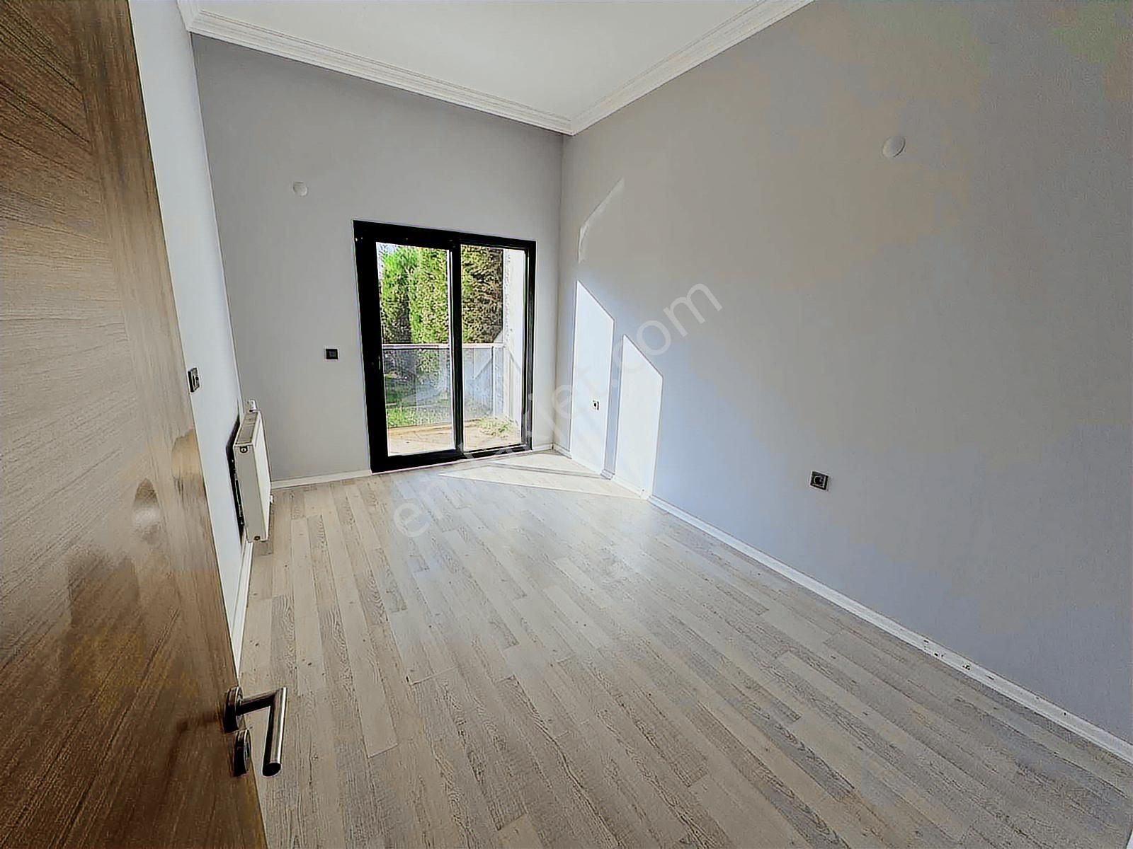 Torbalı İzban Yakını Havuzlu Sitede Satılık Bahçeli 1+1 Daire - Görsel 8