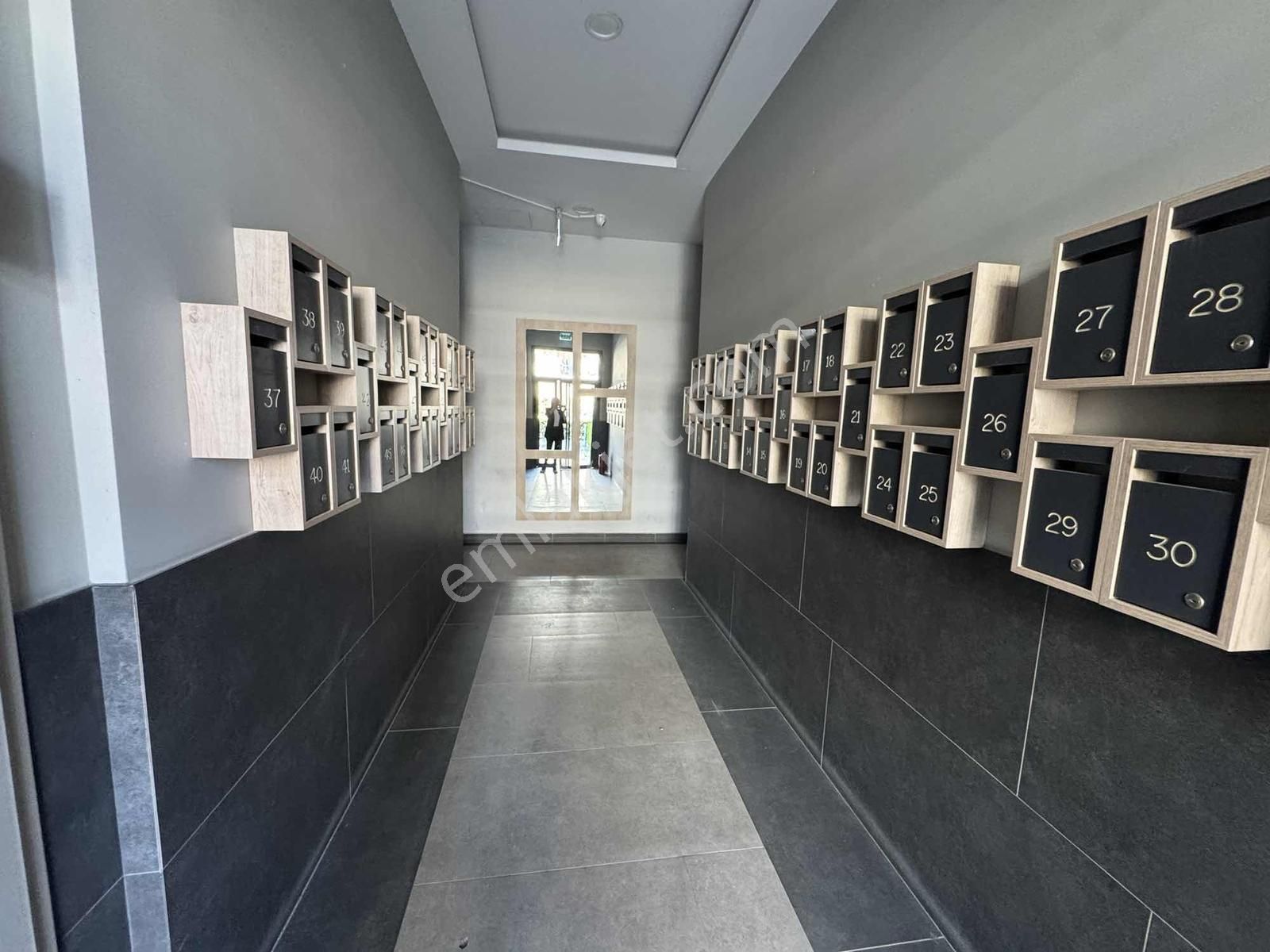 Torbalı İzban Yakını Havuzlu Sitede Satılık Bahçeli 1+1 Daire - Görsel 4