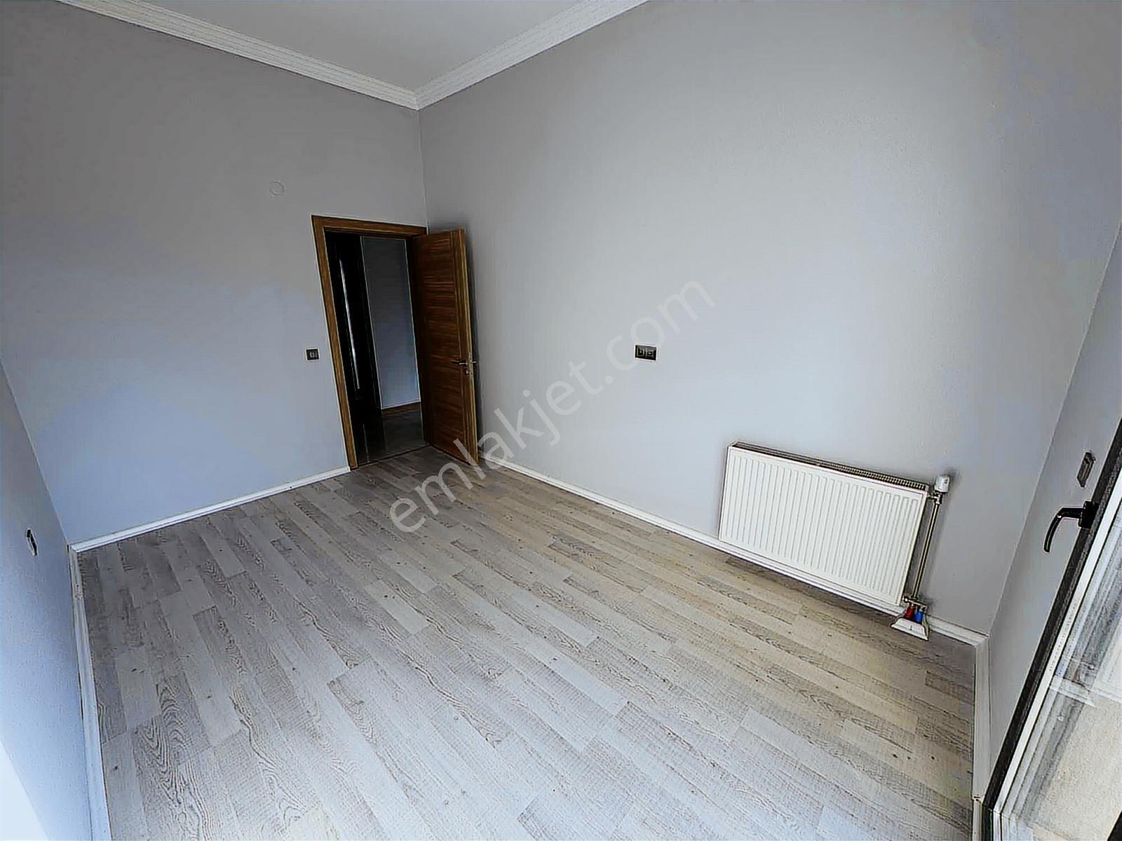 Torbalı İzban Yakını Havuzlu Sitede Satılık Bahçeli 1+1 Daire - Görsel 5