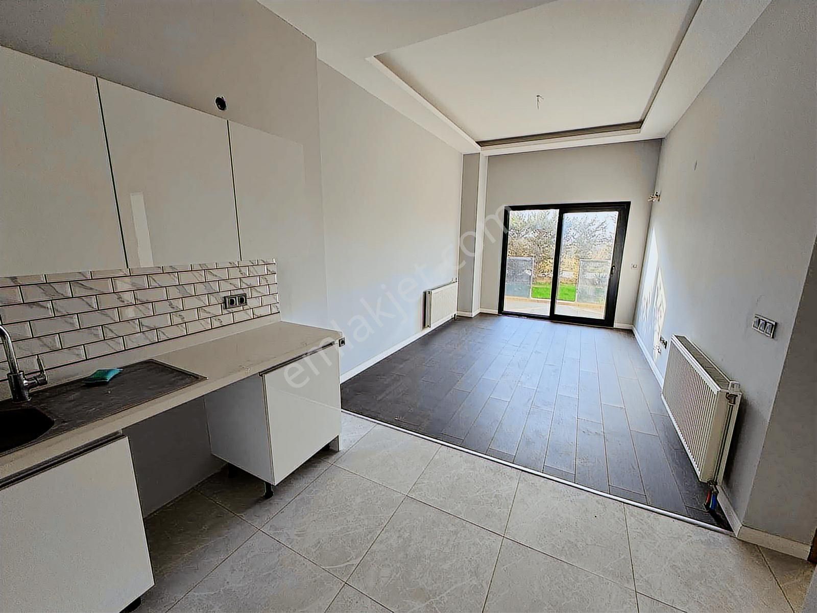 Torbalı İzban Yakını Havuzlu Sitede Satılık Bahçeli 1+1 Daire - Görsel 15