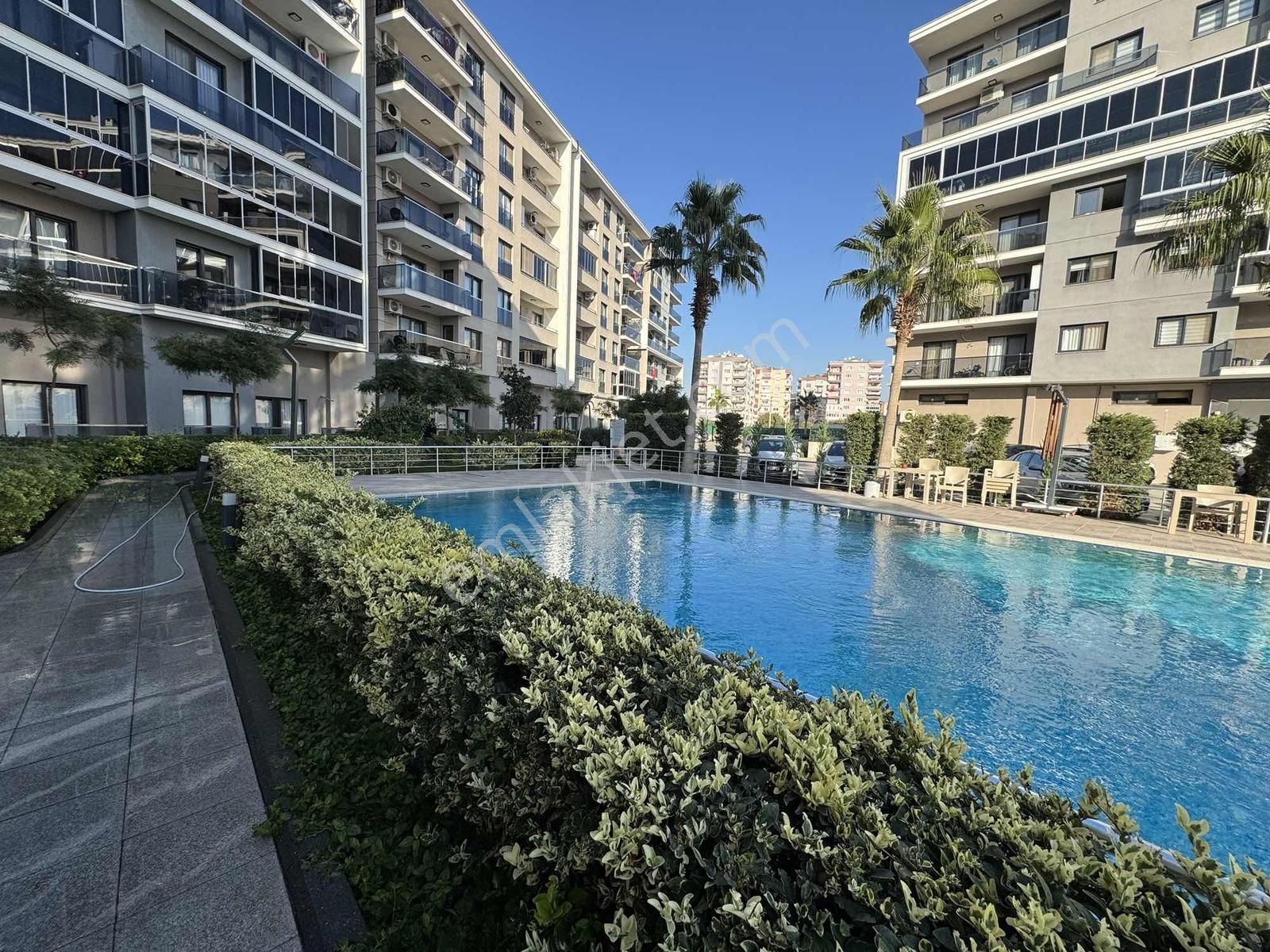 Torbalı İzban Yakını Havuzlu Sitede Satılık Bahçeli 1+1 Daire - Görsel 24