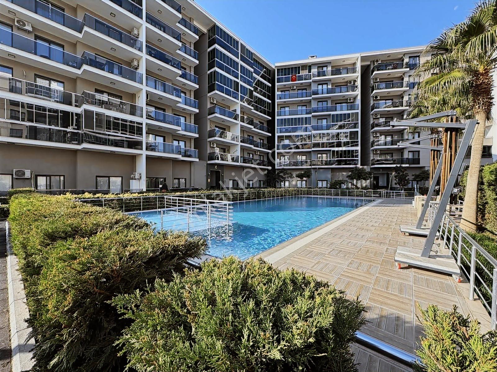 Torbalı İzban Yakını Havuzlu Sitede Satılık Bahçeli 1+1 Daire - Görsel 25