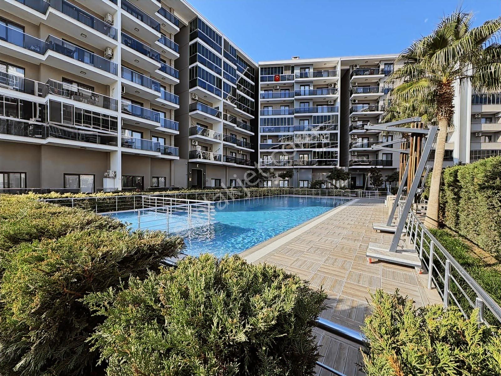 Torbalı İzban Yakını Havuzlu Sitede Satılık Bahçeli 1+1 Daire - Görsel 12