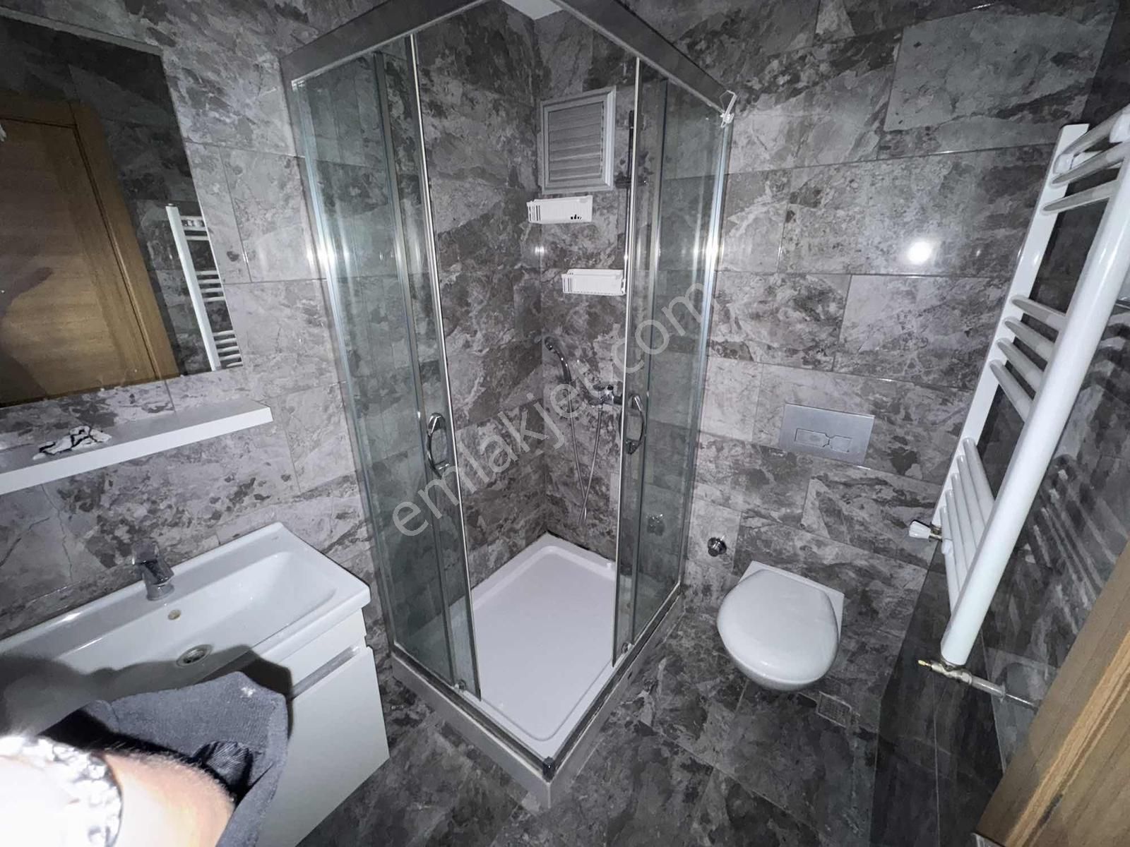 Torbalı Da Havuzlu Güvenlikli Sitede Kiralık Bahçeli 1+1 Daire - Görsel 2