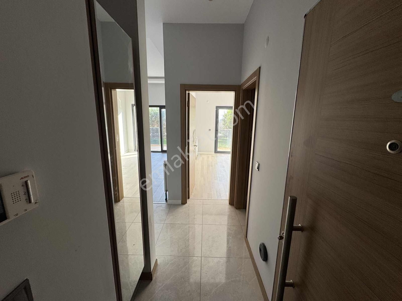 Torbalı Da Havuzlu Güvenlikli Sitede Kiralık Bahçeli 1+1 Daire - Görsel 19