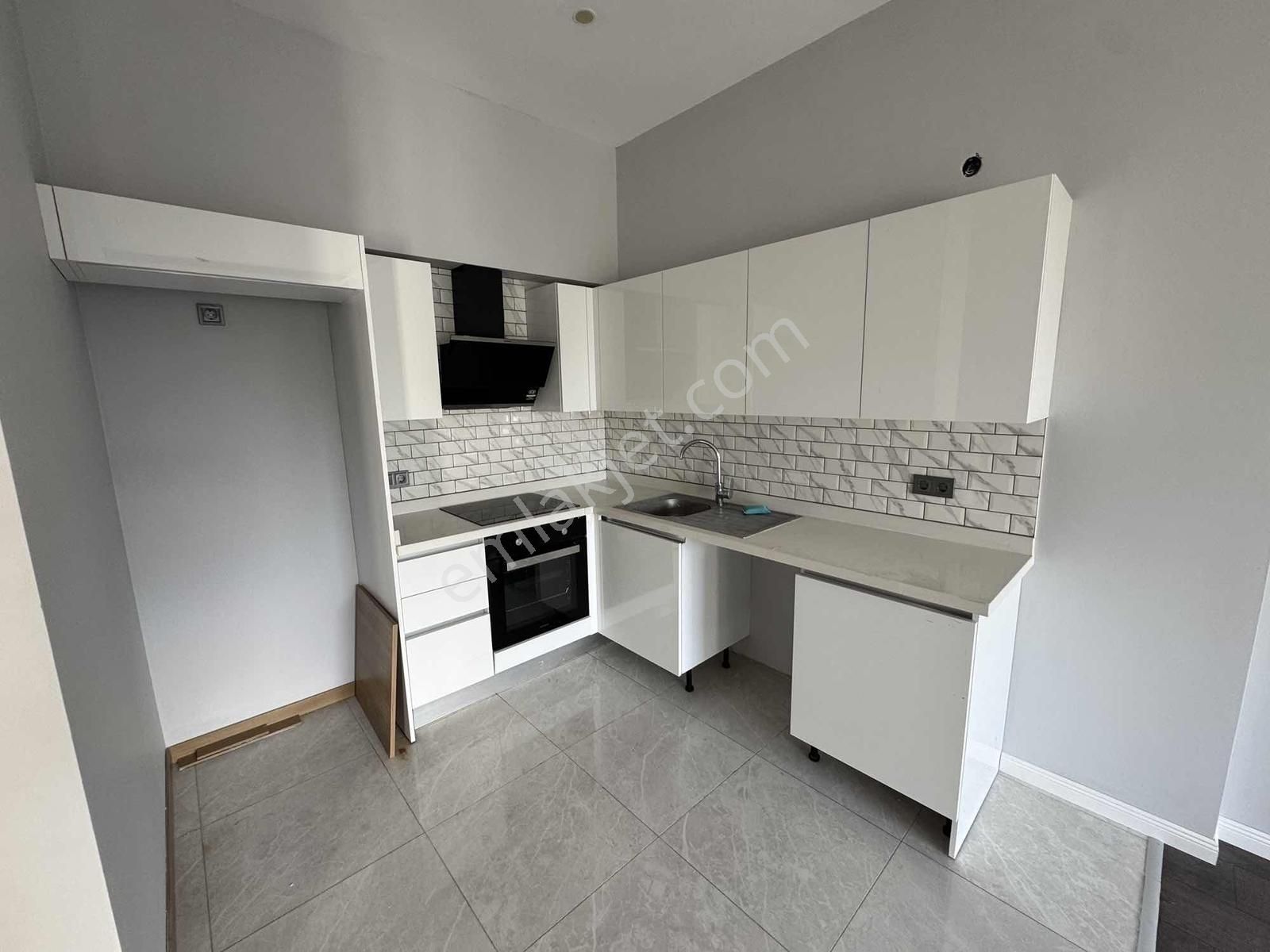 Torbalı Da Havuzlu Güvenlikli Sitede Kiralık Bahçeli 1+1 Daire - Görsel 25