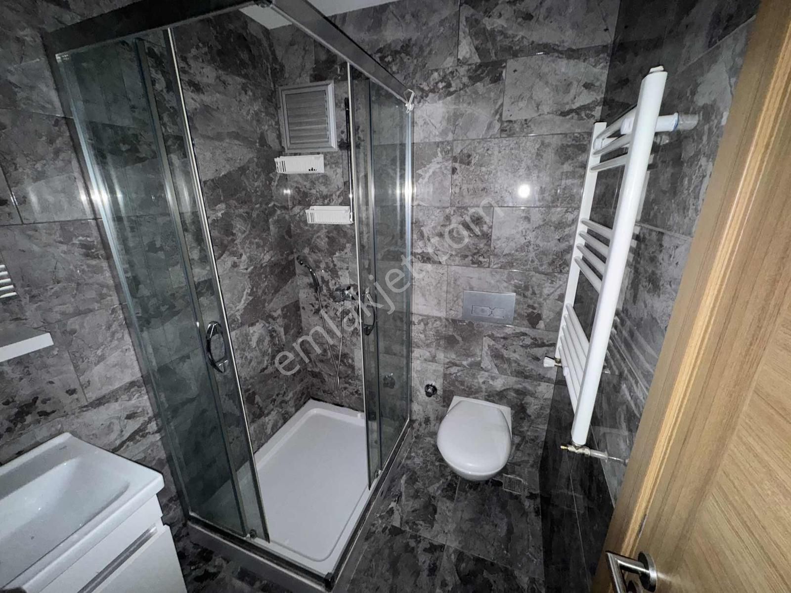 Torbalı Da Havuzlu Güvenlikli Sitede Kiralık Bahçeli 1+1 Daire - Görsel 10