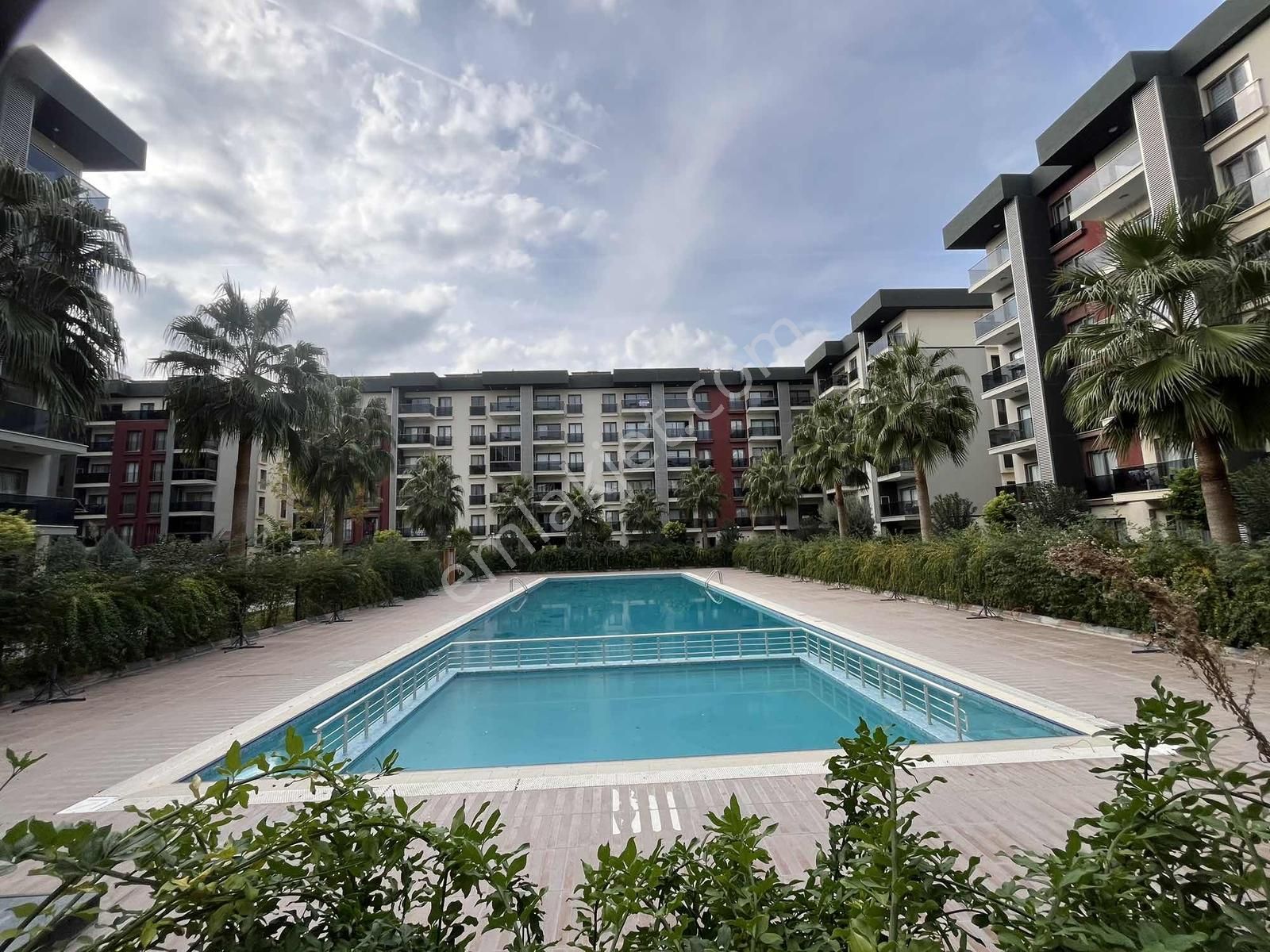 Turyap Torbalı Yedi Eylül Mah Havuzlu Sitede Kiralık 1+1 Daire - Görsel 3