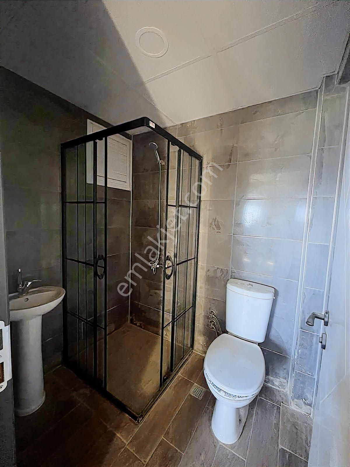 Tepeköyde Asansörlü, Otoparklı 3+1 Çift Balkon - Görsel 13