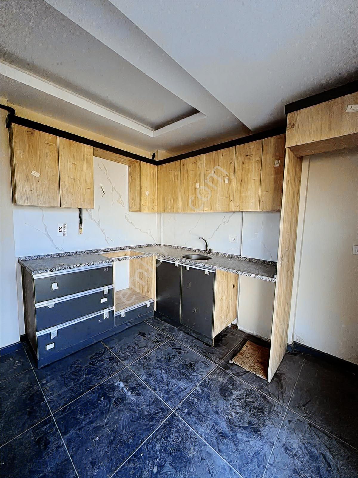 Tepeköyde Asansörlü, Otoparklı 3+1 Çift Balkon - Görsel 5