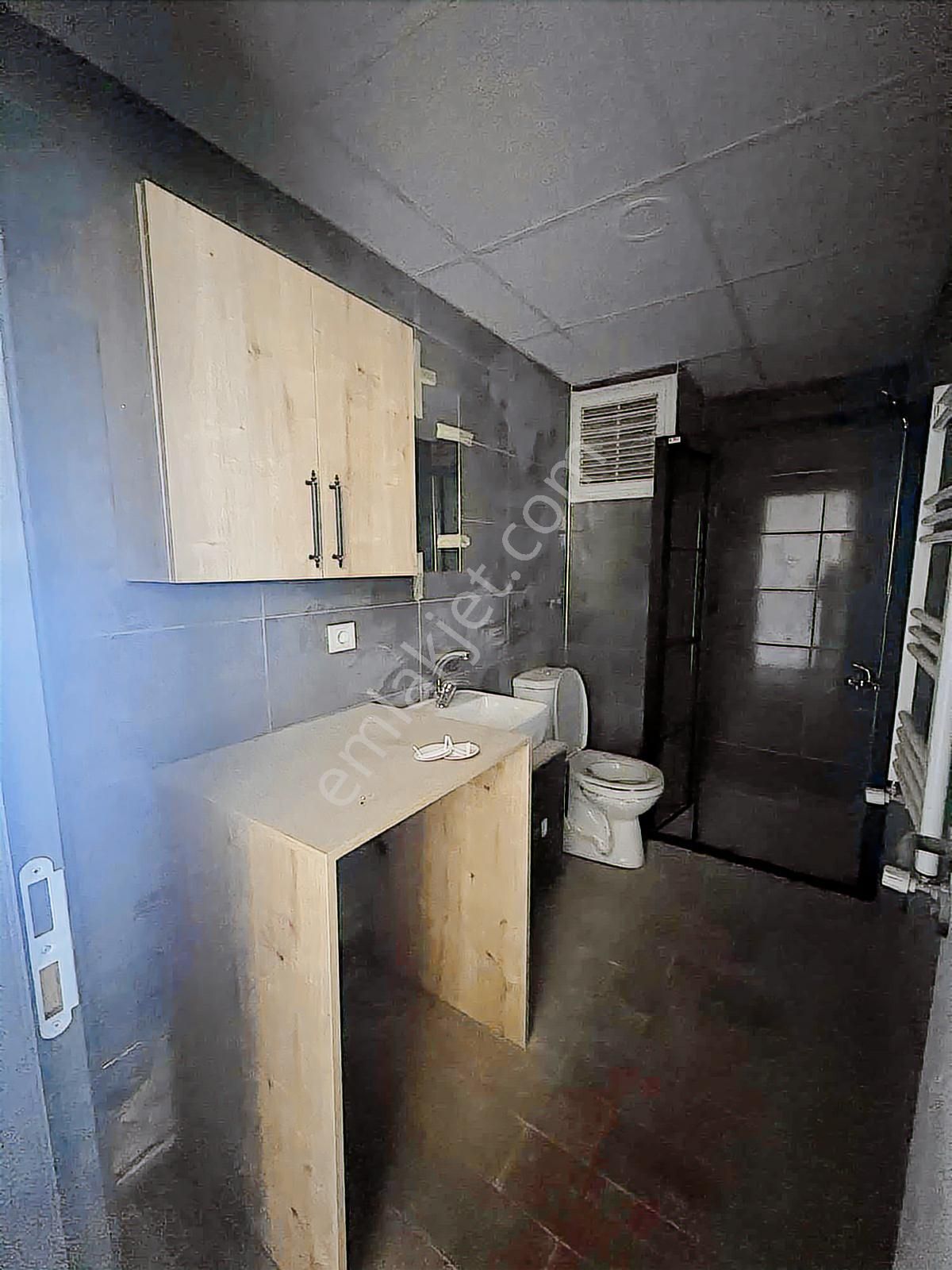 Tepeköyde Asansörlü, Otoparklı 3+1 Çift Balkon - Görsel 15