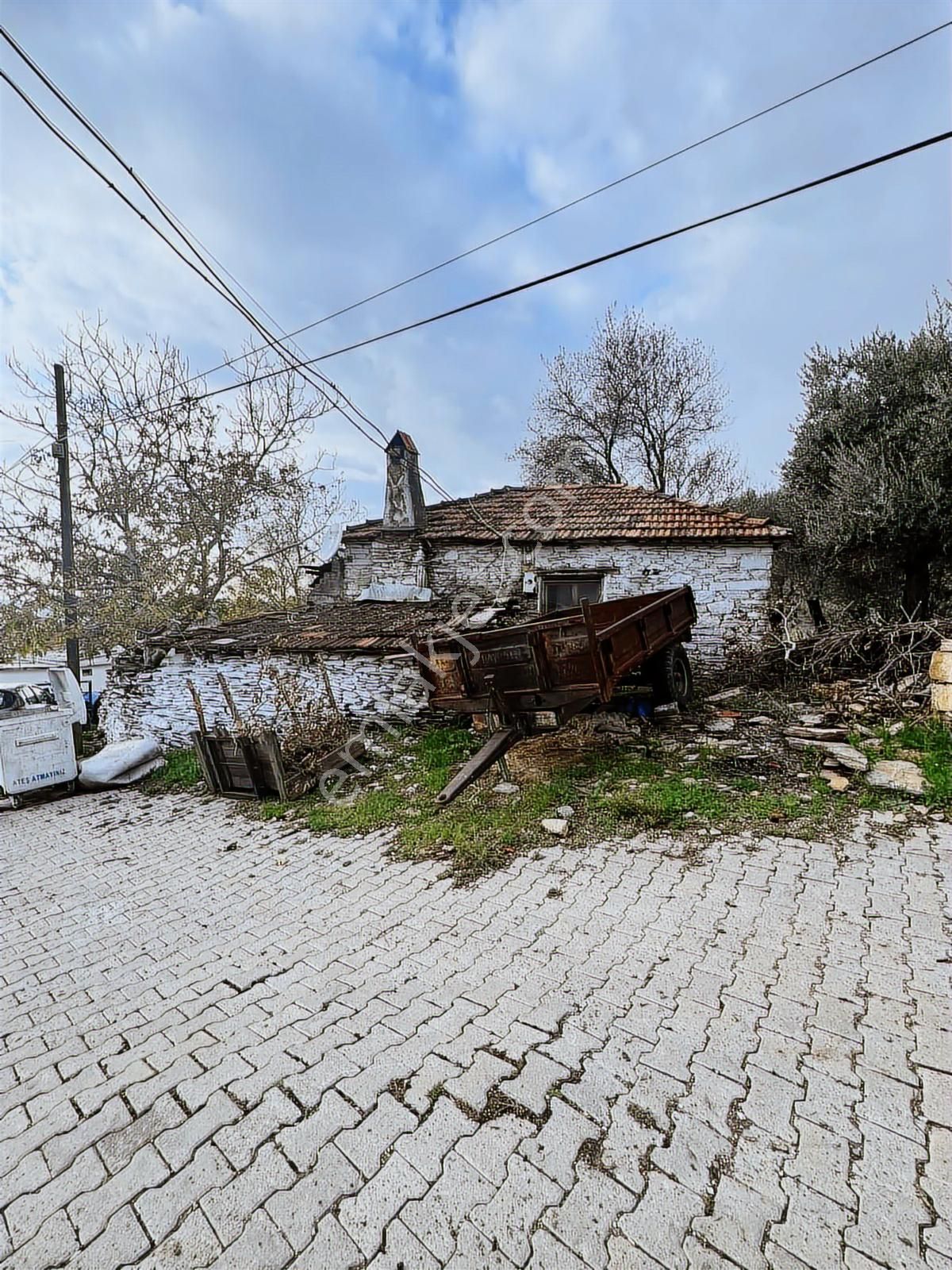 Torbalı Dağtekke Köyü Emsalsiz Parsel Tek Tapu İmarlı Köy Evi - Görsel 12