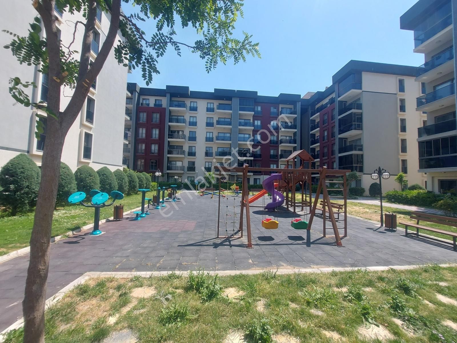 Torbalı Yedi Eylül Mah Havuzlu Site İçinde 1+1 Satılık Daire - Görsel 32