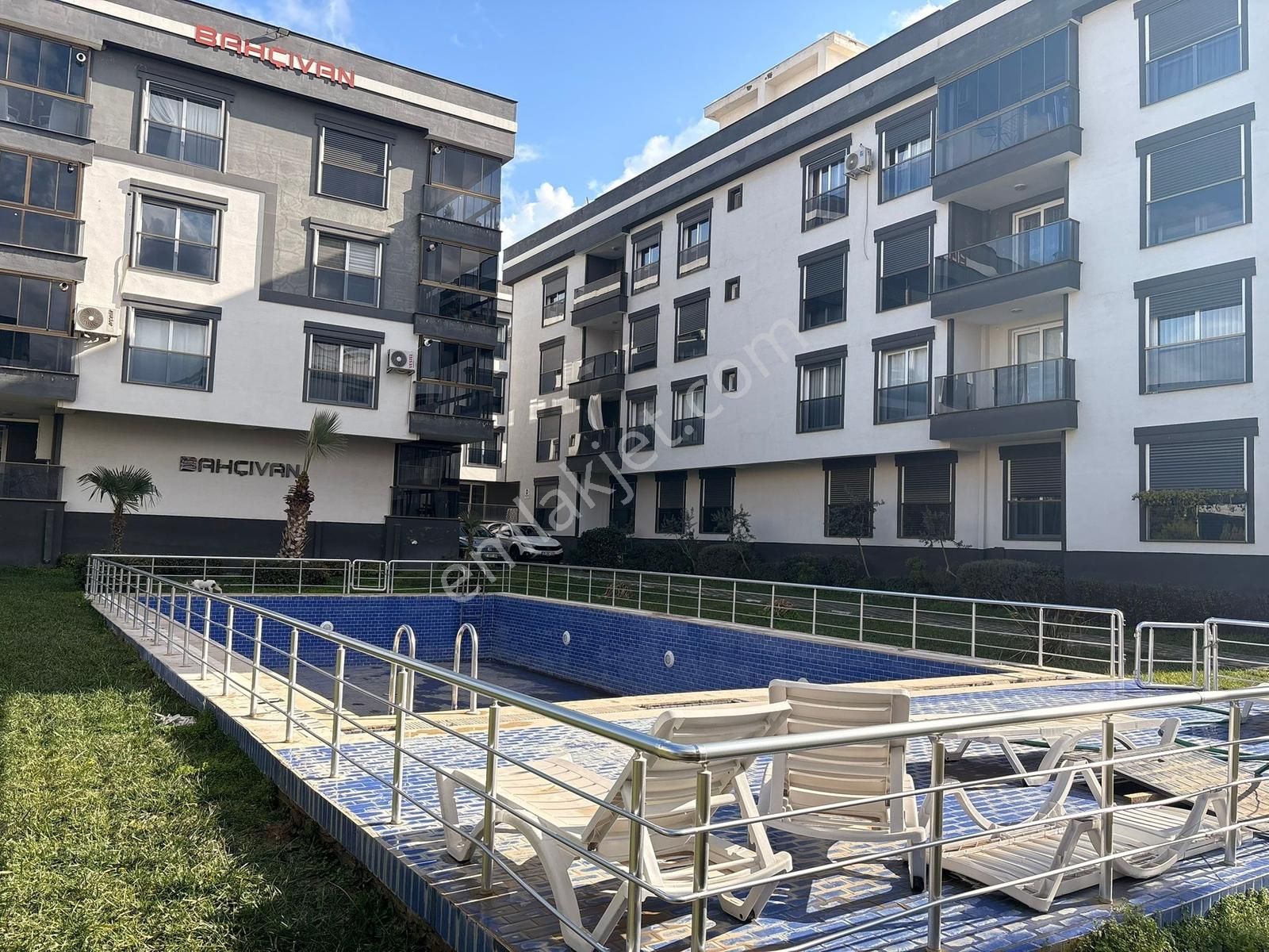 Turyap Torbalı- Kipa Mevkii Havuzlu Sitede Lüx 3+1 Kiralık Daire