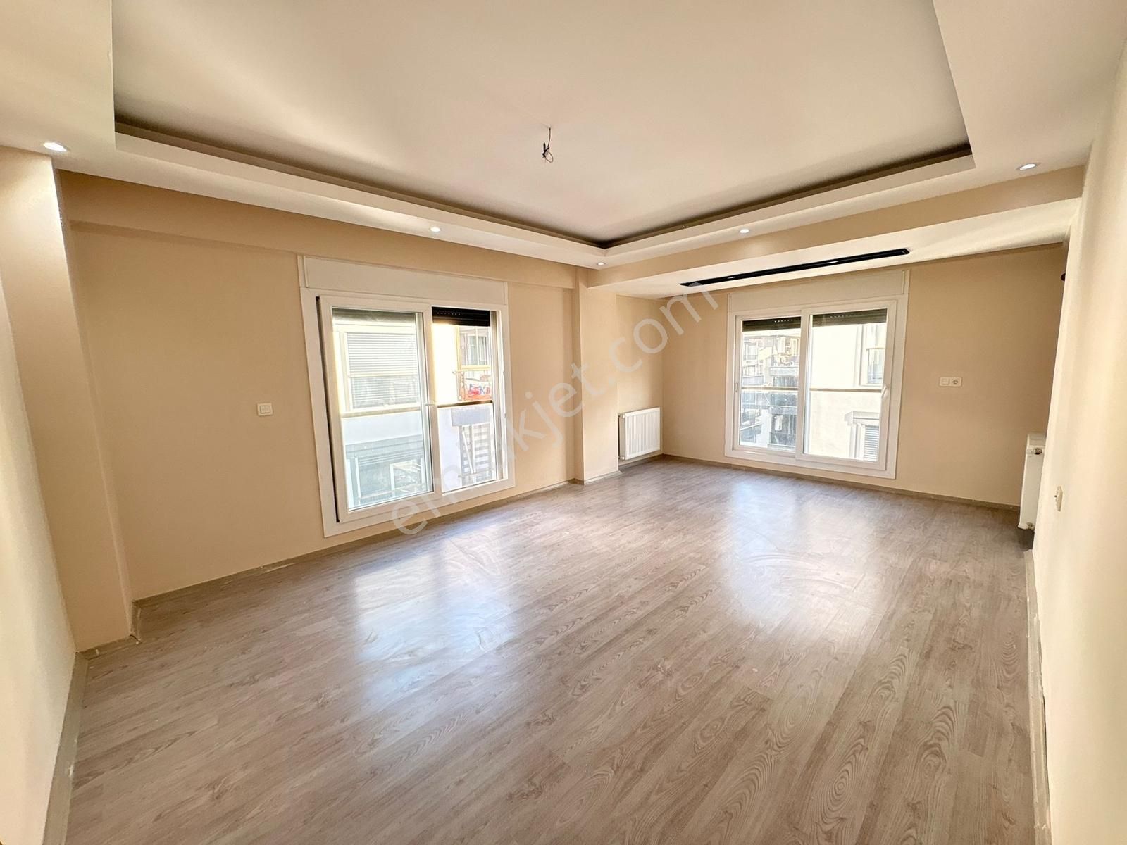 Turyap Torbalı- Kipa Mevkii Havuzlu Sitede Lüx 3+1 Kiralık Daire - Görsel 2