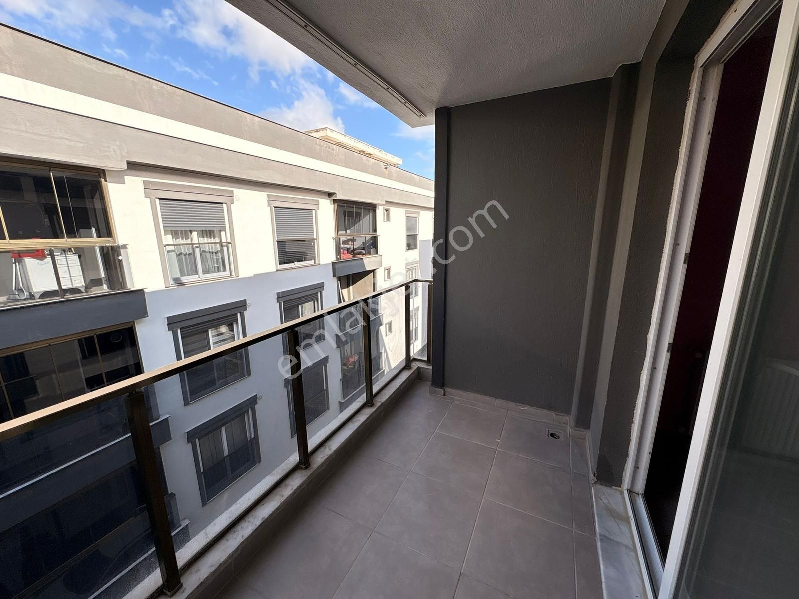 Turyap Torbalı- Kipa Mevkii Havuzlu Sitede Lüx 3+1 Kiralık Daire - Görsel 25