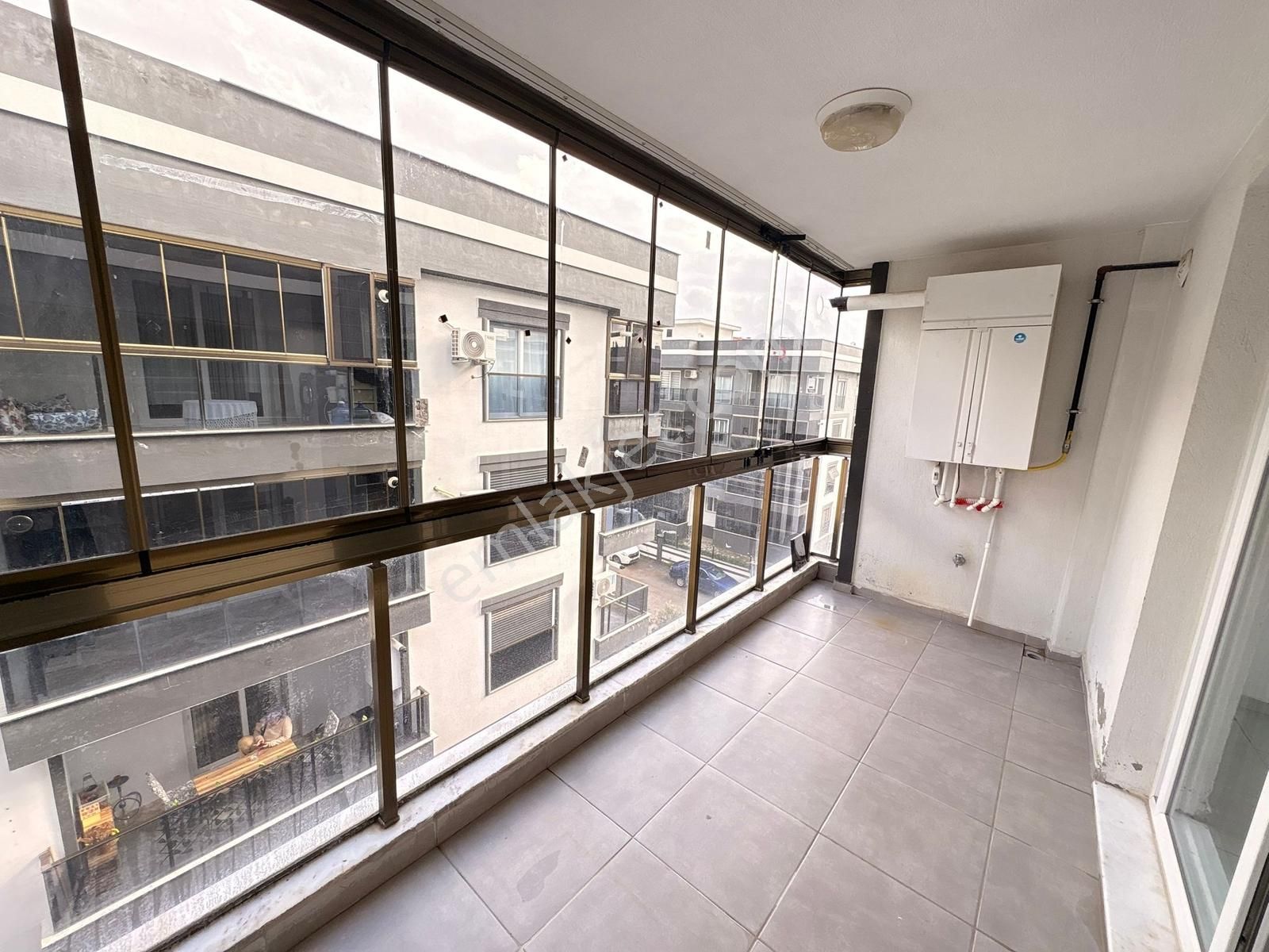 Turyap Torbalı- Kipa Mevkii Havuzlu Sitede Lüx 3+1 Kiralık Daire - Görsel 24