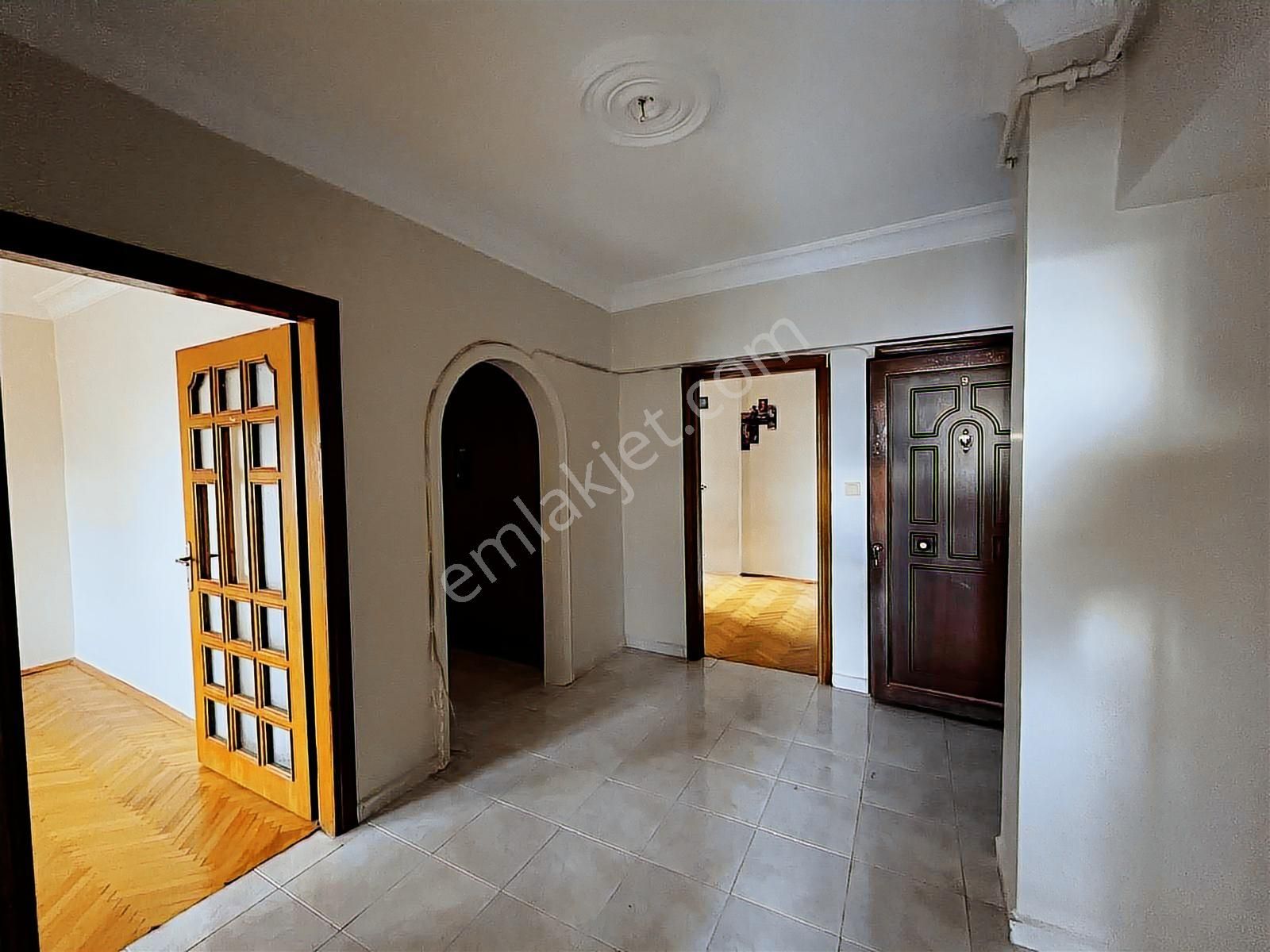 Zümrütevler Hukukçular Sitesinde Metroya 5-10 Dk Yürüme Mesafesi - Görsel 3