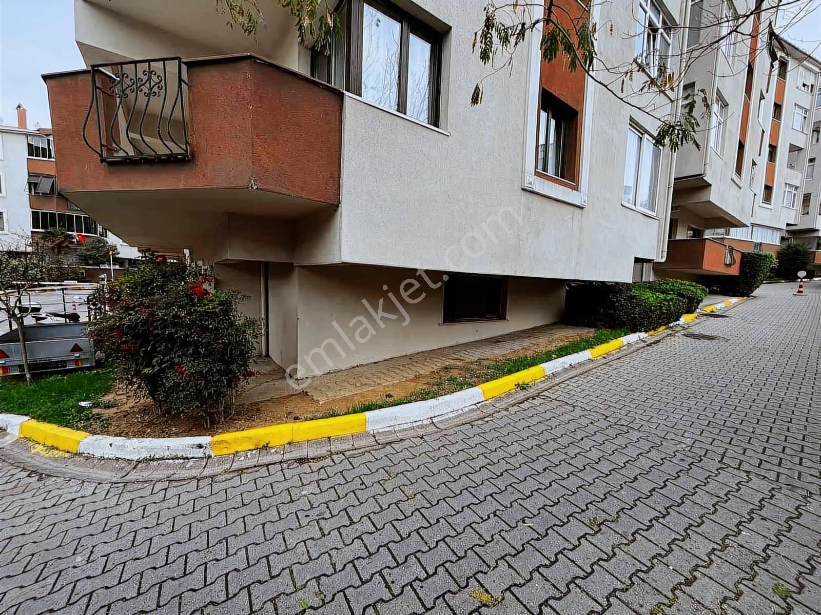 Zümrütevler Hukukçular Sitesinde Metroya 5-10 Dk Yürüme Mesafesi - Görsel 25