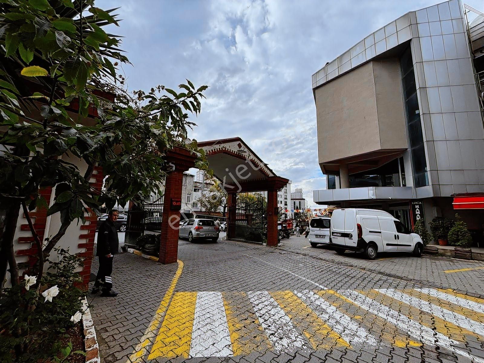 Zümrütevler Hukukçular Sitesinde Metroya 5-10 Dk Yürüme Mesafesi - Görsel 30