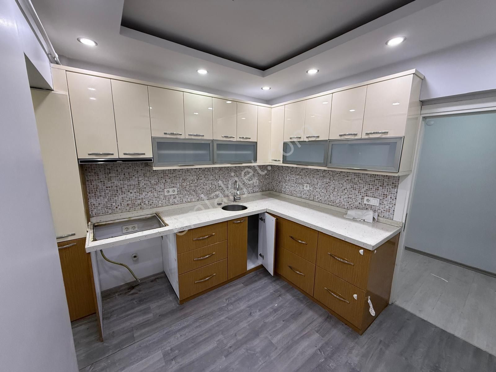 Atakent Sitesi Kiralık 3+1 100m² Asansörlü Balkonlu Güvenlikli - Görsel 5