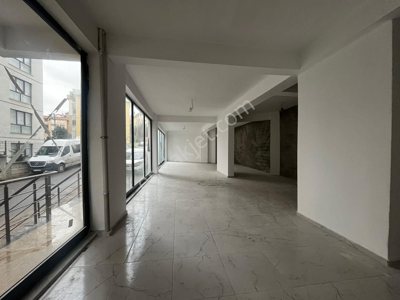 Tuzla Aydınlı Mah. Merkezi Konumda Kiralık Sıfır Dükkan - Görsel 12