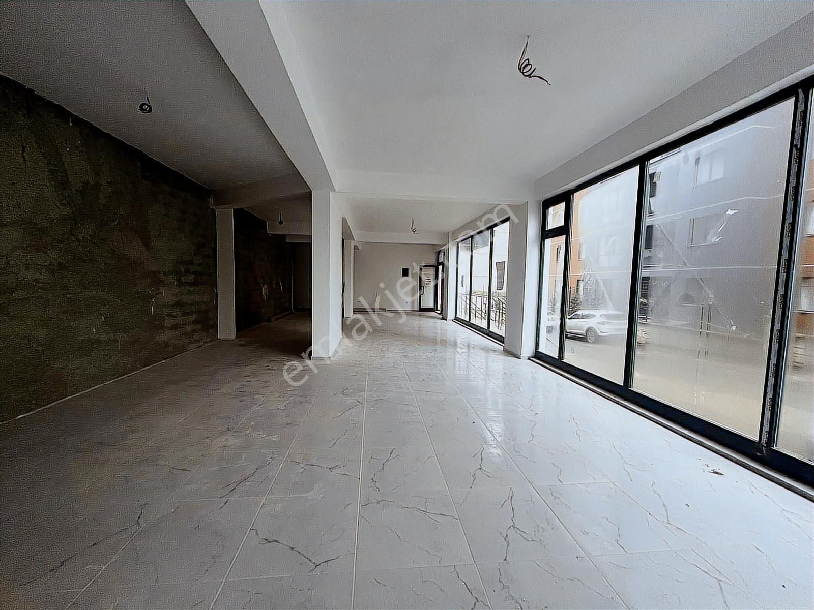 Tuzla Aydınlı Mah. Merkezi Konumda Kiralık Sıfır Dükkan