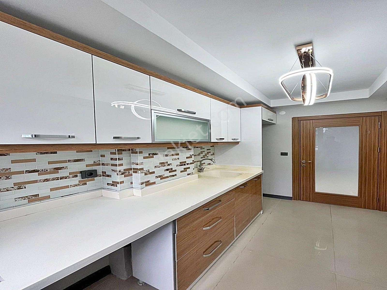 Metrobüse Yürüme Mesafesinde !! Butik Site İçinde 2+1 Lüks Daire !!! - Görsel 9