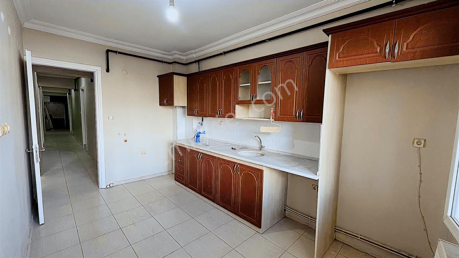 Torbalı Tepeköy Mah. Çarşı Merkezde Ara Kat 3+1 Kiralık Daire - Görsel 8