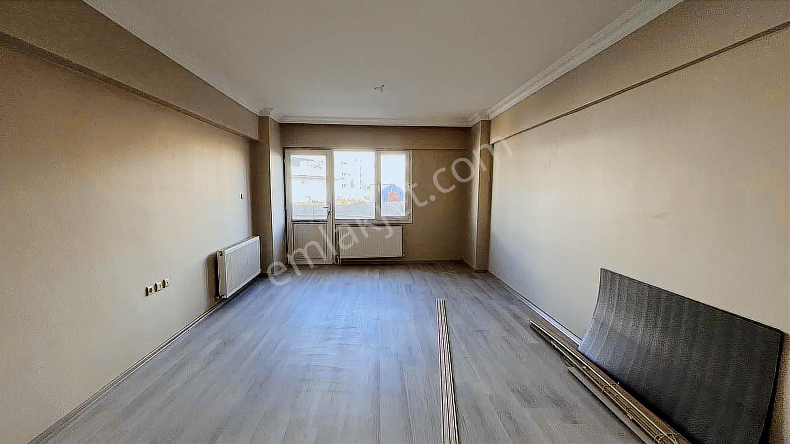 Torbalı Tepeköy Mah. Çarşı Merkezde Ara Kat 3+1 Kiralık Daire - Görsel 3